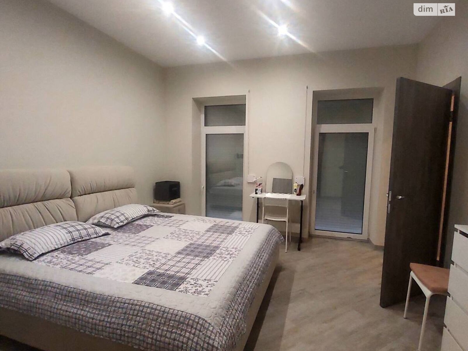 одноповерховий будинок, 170 кв. м, цегла. Здається помісячно в Києві, в районі Святошинський фото 1 однопроверховий будинок, 170 кв. м, цегла. Здається помісячно в Києві, в районі Святошинський фото 1