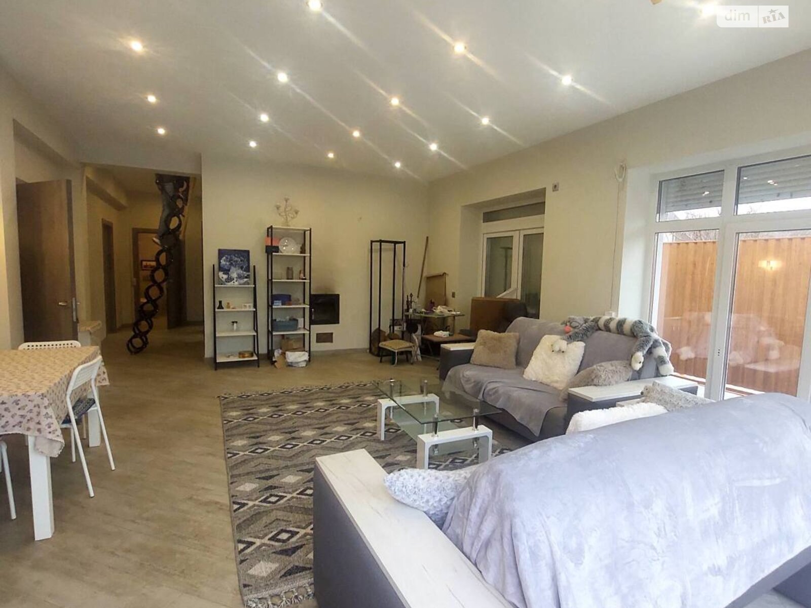 одноповерховий будинок, 170 кв. м, цегла. Здається помісячно в Києві, в районі Святошинський фото 1 однопроверховий будинок, 170 кв. м, цегла. Здається помісячно в Києві, в районі Святошинський фото 1