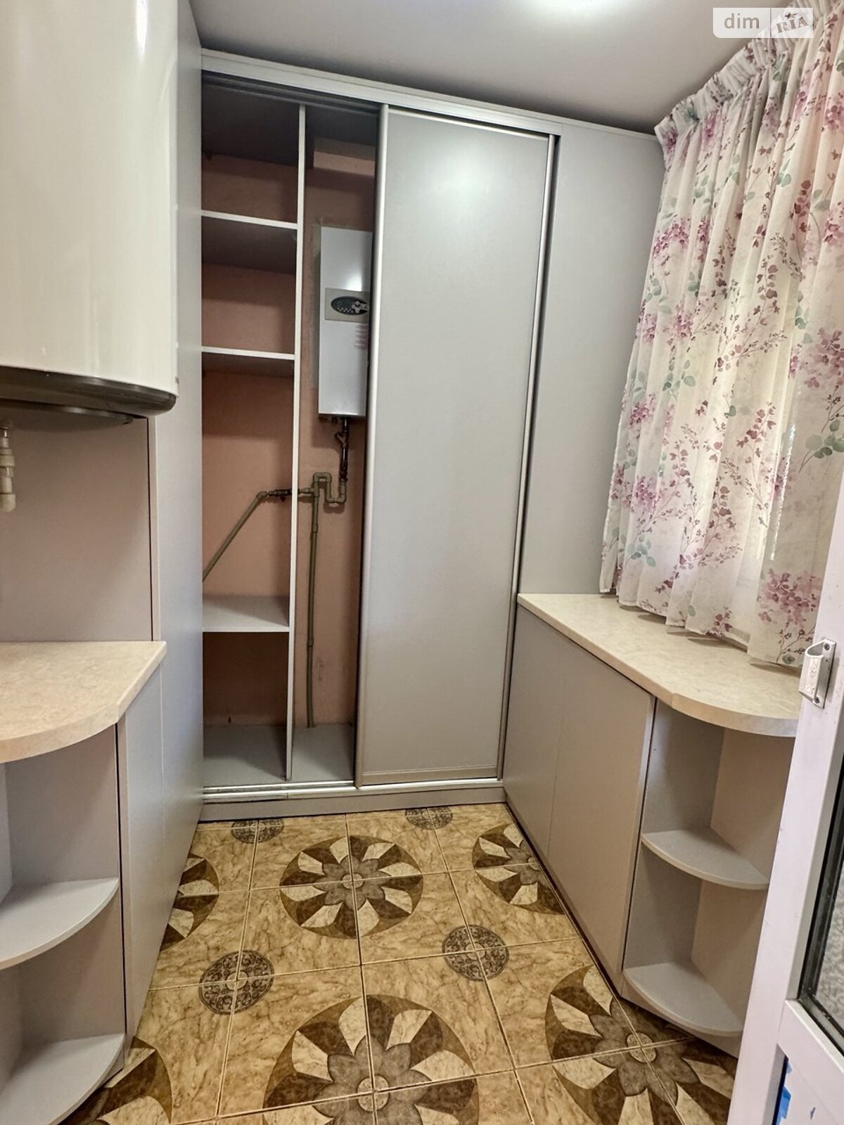 двухэтажный дом с гаражом, 130 кв. м, кирпич. Сдается помесячно в Киеве, в районе Святошинский фото 1 двухэтажный дом с гаражом, 130 кв. м, кирпич. Сдается помесячно в Киеве, в районе Святошинский фото 1