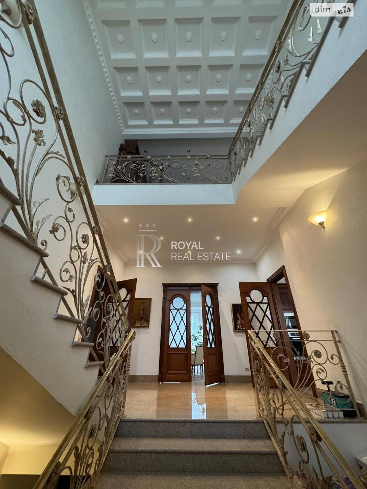 триповерховий будинок з гаражем, 700 кв. м, кирпич. Здається помісячно в Києві, в районі Татарка фото 1 трипроверховий будинок з гаражем, 700 кв. м, кирпич. Здається помісячно в Києві, в районі Татарка фото 1