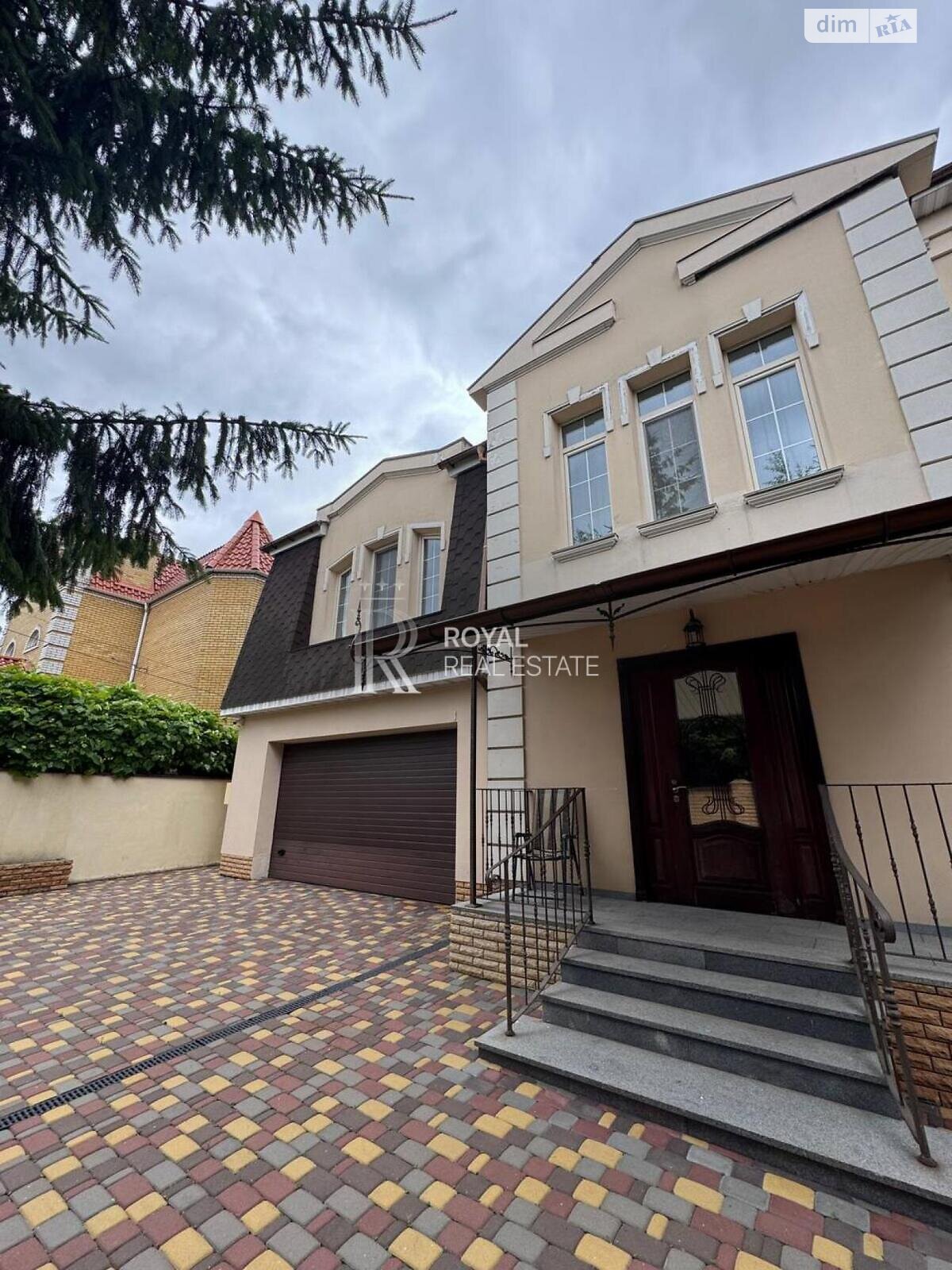 триповерховий будинок з гаражем, 700 кв. м, кирпич. Здається помісячно в Києві, в районі Татарка фото 1 трипроверховий будинок з гаражем, 700 кв. м, кирпич. Здається помісячно в Києві, в районі Татарка фото 1