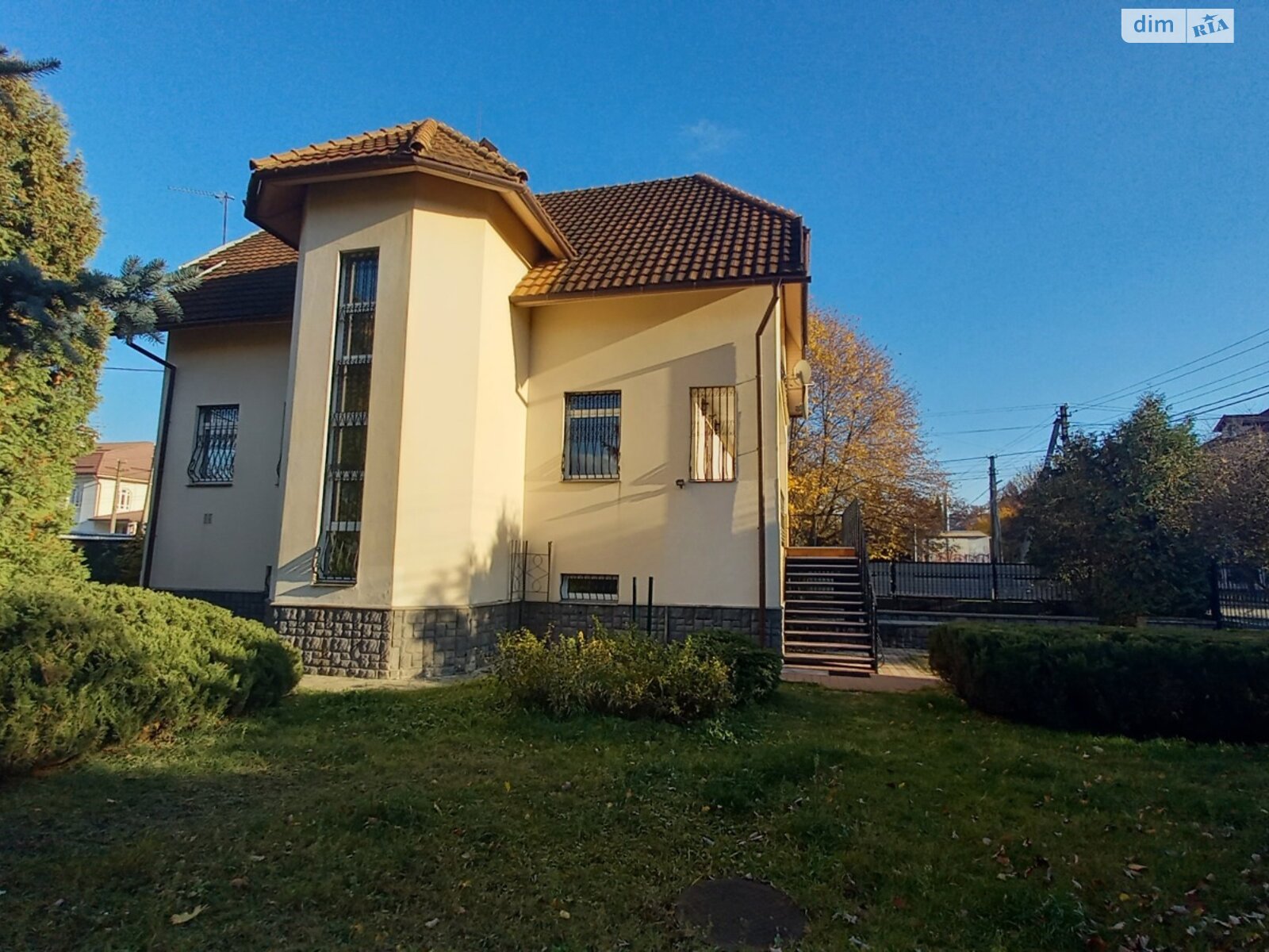 двухэтажный дом с гаражом, 220 кв. м, кирпич. Сдается помесячно в Киеве, в районе Теремки-1 фото 1