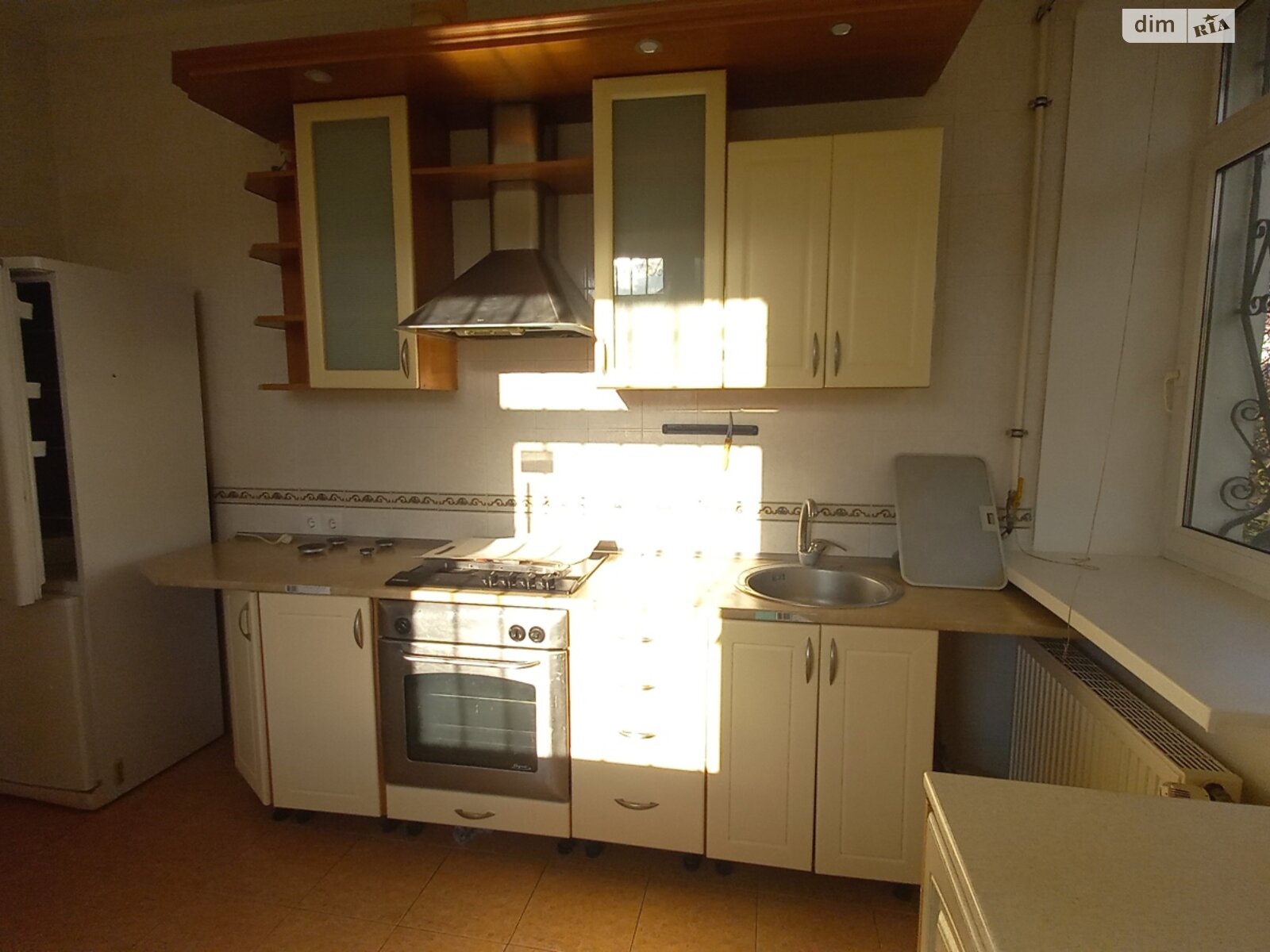 двухэтажный дом с гаражом, 220 кв. м, кирпич. Сдается помесячно в Киеве, в районе Теремки-1 фото 1