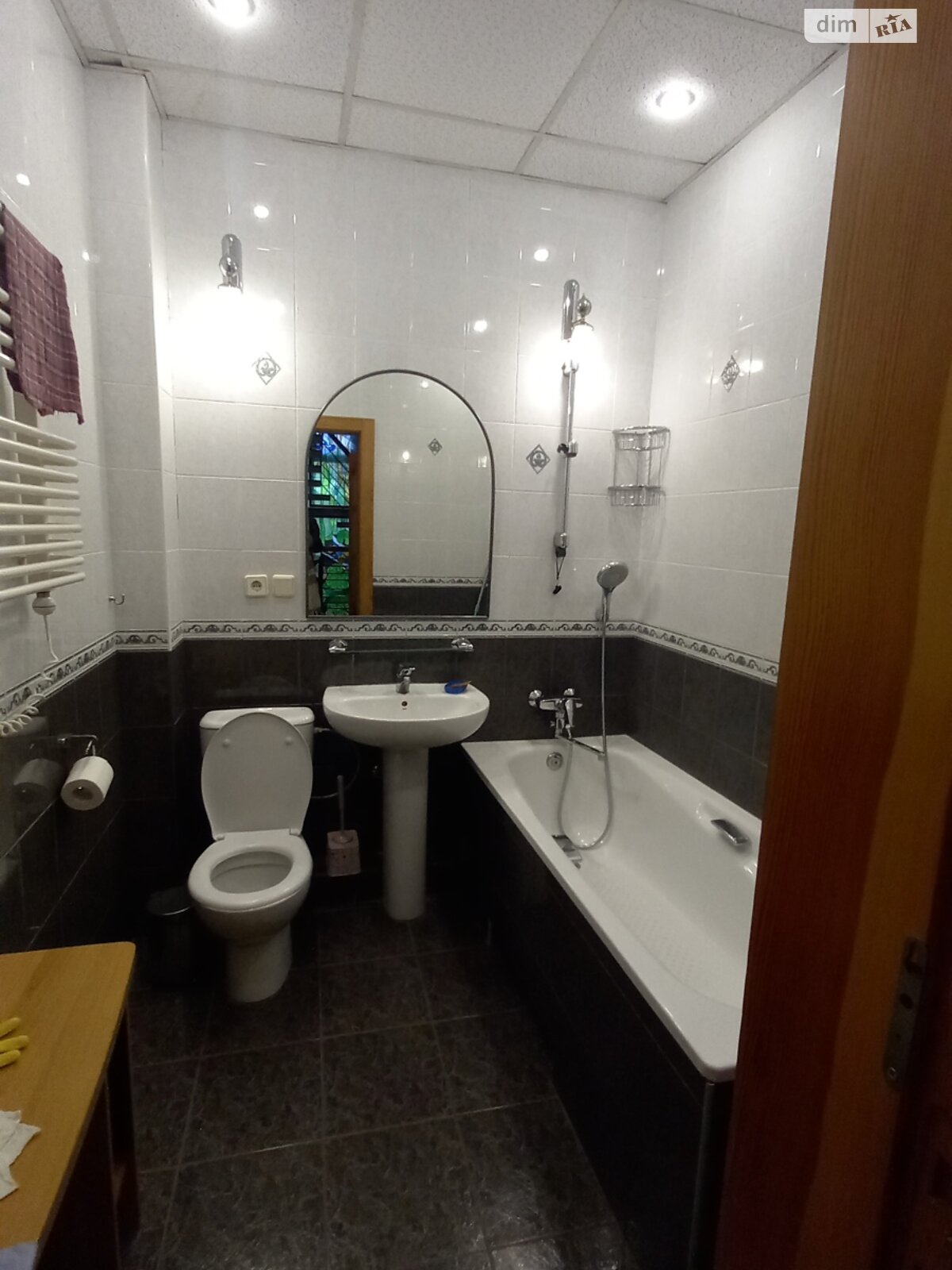 двухэтажный дом с гаражом, 220 кв. м, кирпич. Сдается помесячно в Киеве, в районе Теремки-1 фото 1