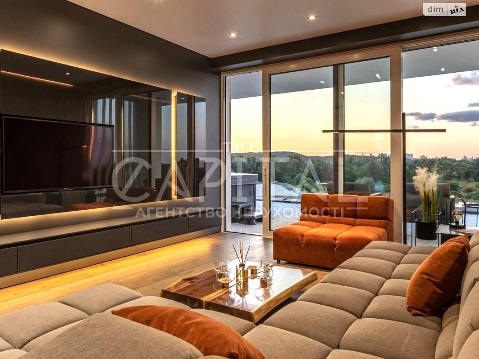 трехэтажный дом с верандой, 280 кв. м, кирпич. Сдается помесячно в Киеве, в районе Вита-Литовская фото 1