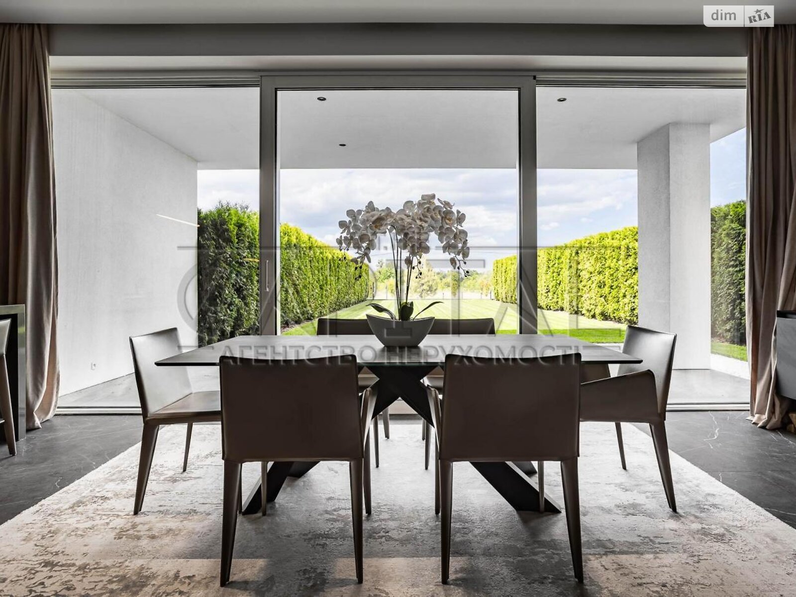 трехэтажный дом с верандой, 280 кв. м, кирпич. Сдается помесячно в Киеве, в районе Вита-Литовская фото 1