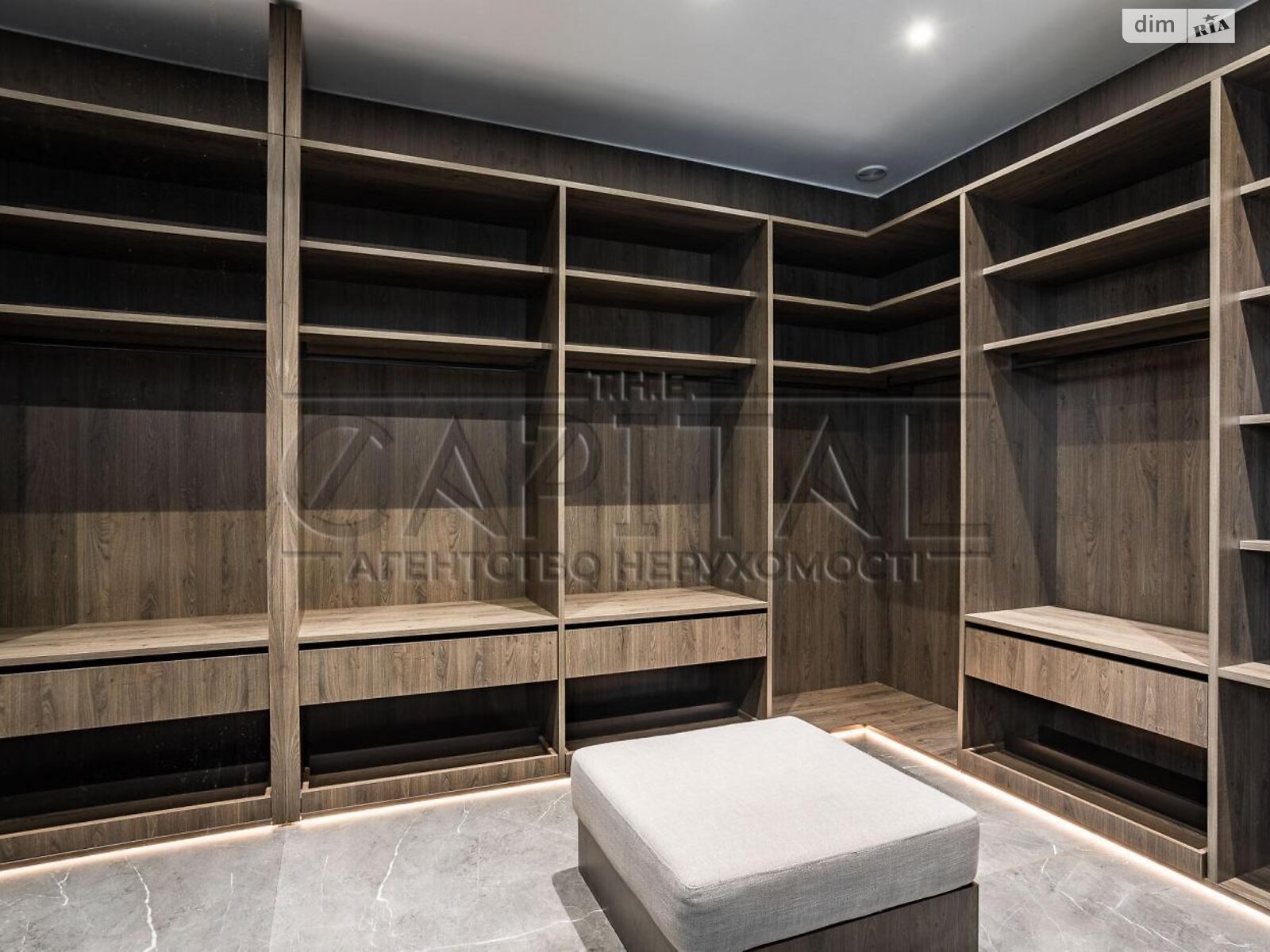 трехэтажный дом с верандой, 280 кв. м, кирпич. Сдается помесячно в Киеве, в районе Вита-Литовская фото 1