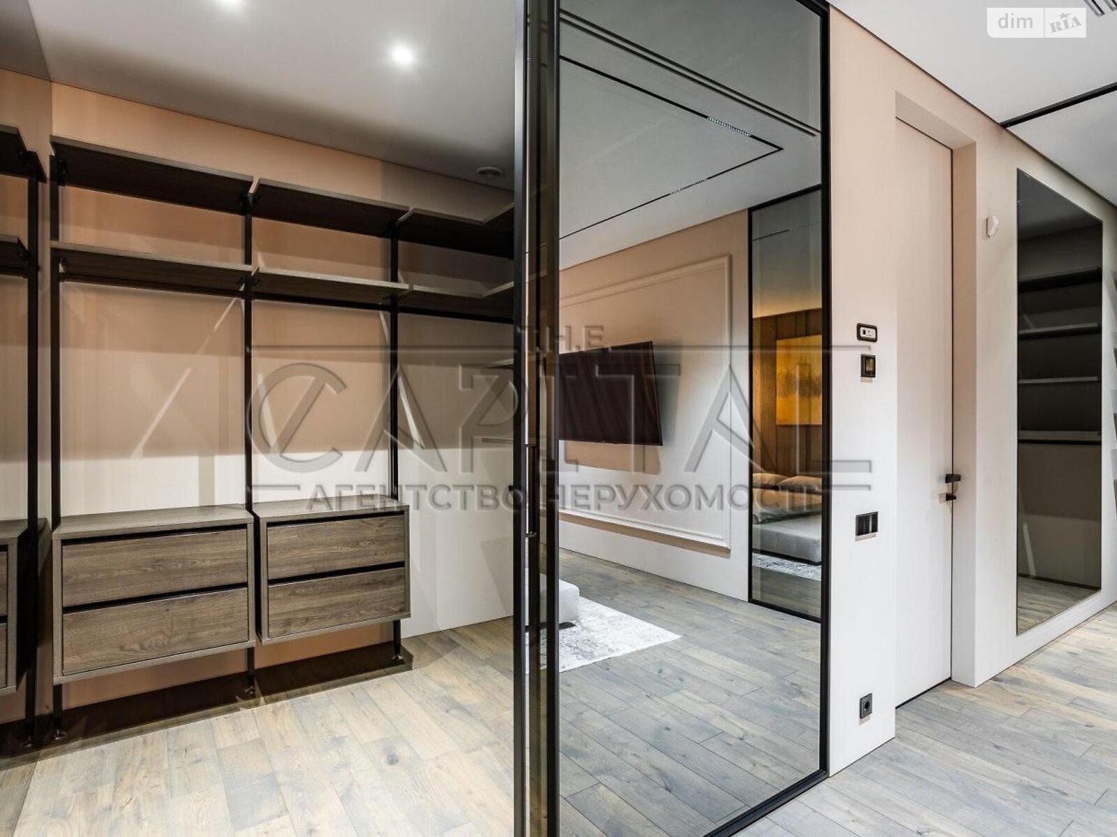 трехэтажный дом с верандой, 280 кв. м, кирпич. Сдается помесячно в Киеве, в районе Вита-Литовская фото 1