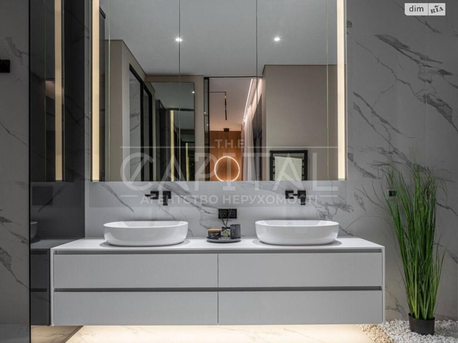 трехэтажный дом с верандой, 280 кв. м, кирпич. Сдается помесячно в Киеве, в районе Вита-Литовская фото 1