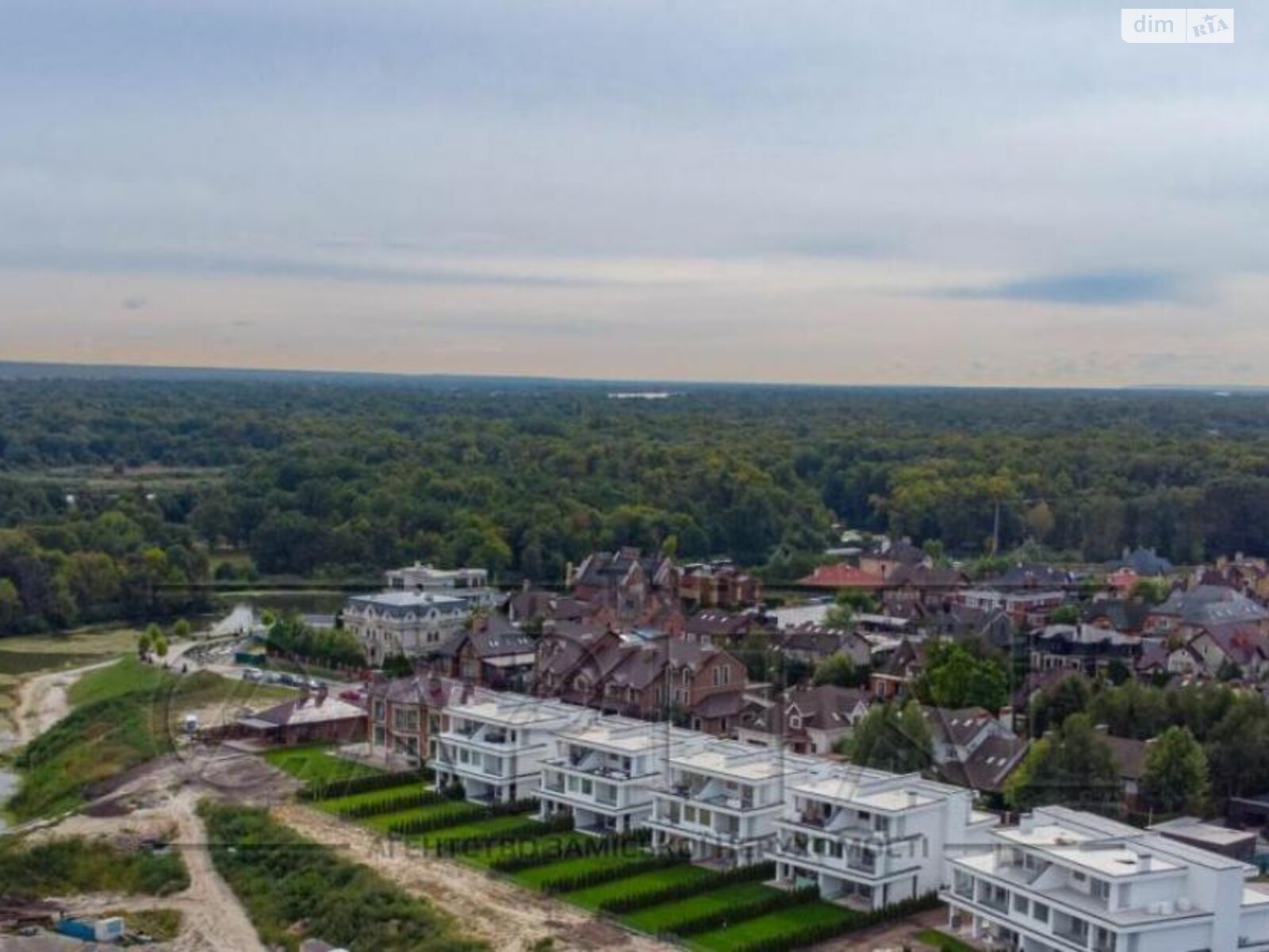 трехэтажный дом с верандой, 280 кв. м, кирпич. Сдается помесячно в Киеве, в районе Вита-Литовская фото 1