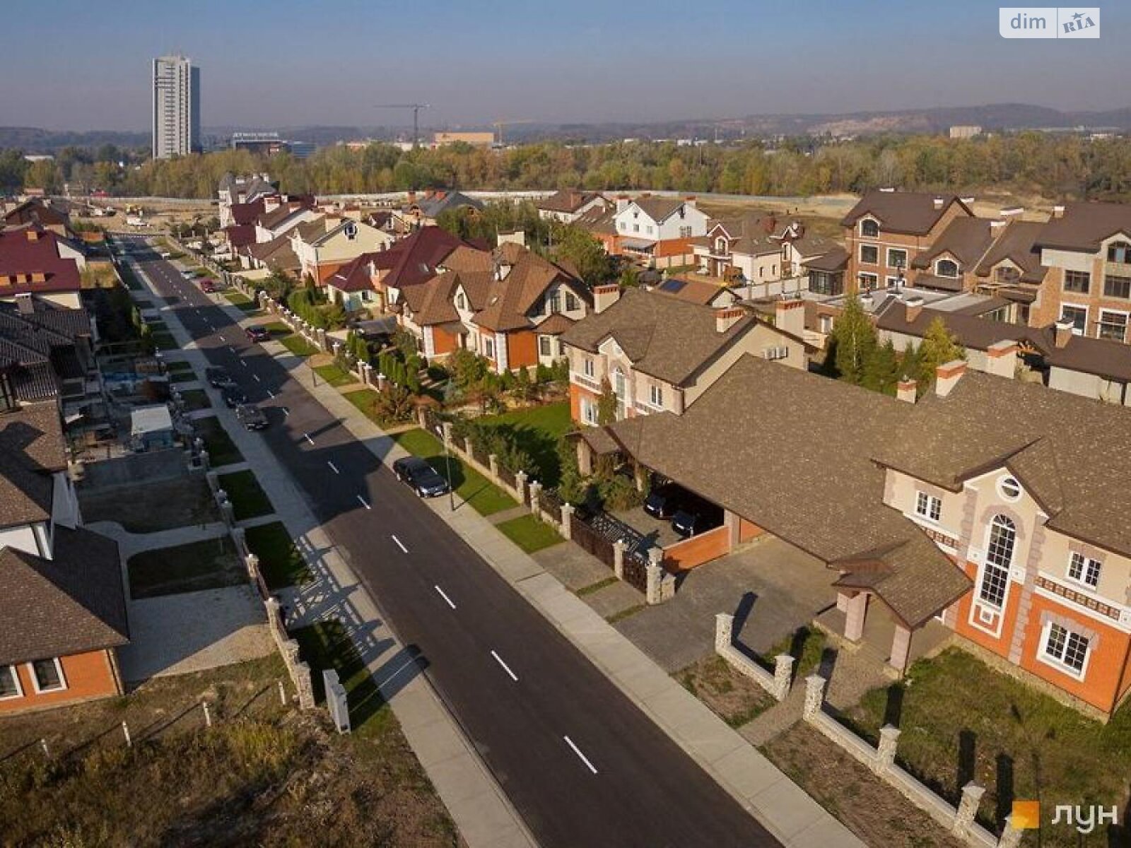 трехэтажный дом с верандой, 280 кв. м, кирпич. Сдается помесячно в Киеве, в районе Вита-Литовская фото 1