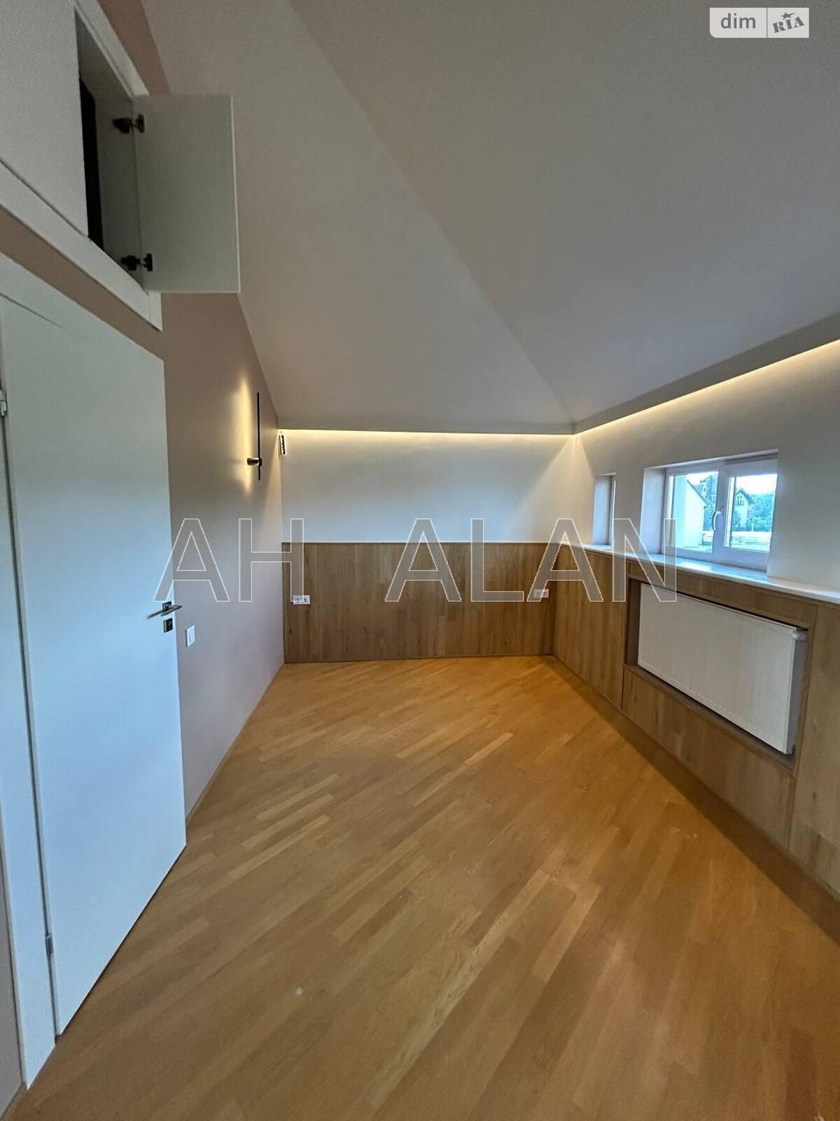 трипроверховий будинок з ремонтом, 753.5 кв. м, цегла. Здається помісячно в Києві, в районі Віта-Литовська фото 1