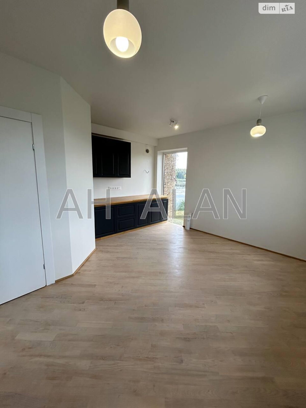 трипроверховий будинок з ремонтом, 753.5 кв. м, цегла. Здається помісячно в Києві, в районі Віта-Литовська фото 1