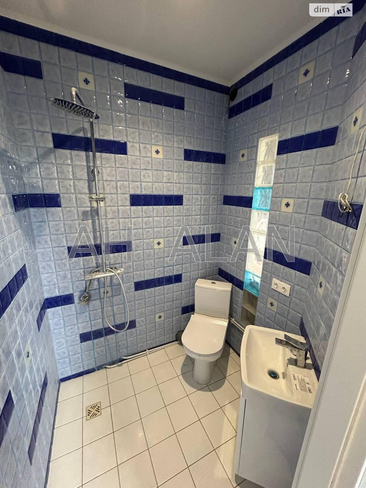 трипроверховий будинок з ремонтом, 753.5 кв. м, цегла. Здається помісячно в Києві, в районі Віта-Литовська фото 1