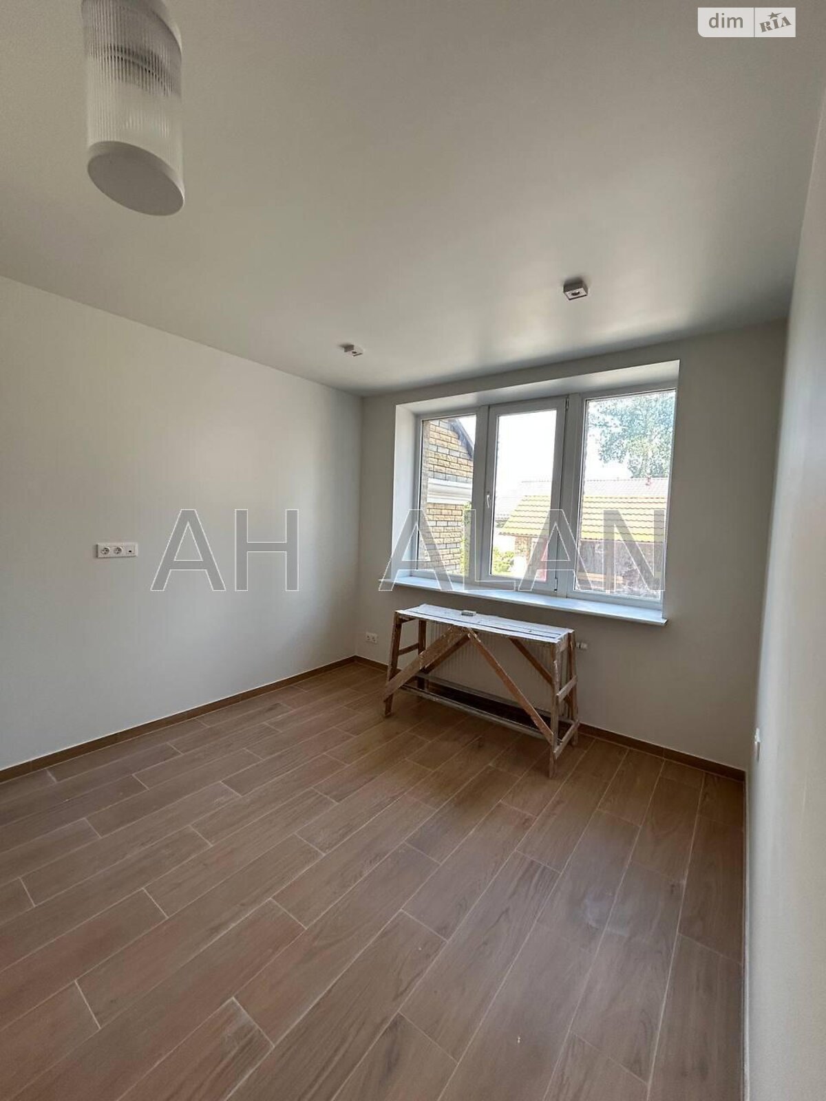 трипроверховий будинок з ремонтом, 753.5 кв. м, цегла. Здається помісячно в Києві, в районі Віта-Литовська фото 1