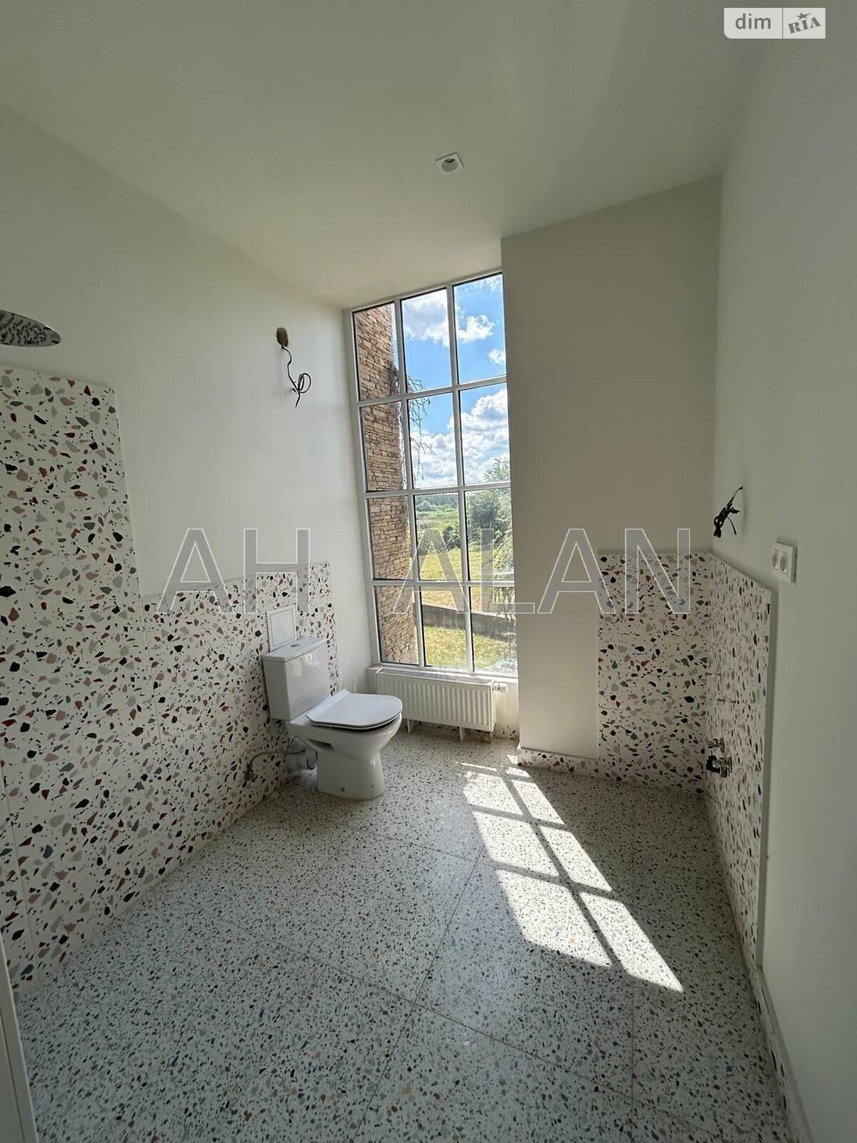 трипроверховий будинок з ремонтом, 753.5 кв. м, цегла. Здається помісячно в Києві, в районі Віта-Литовська фото 1