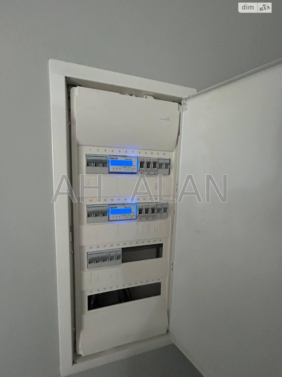 трипроверховий будинок з ремонтом, 753.5 кв. м, цегла. Здається помісячно в Києві, в районі Віта-Литовська фото 1