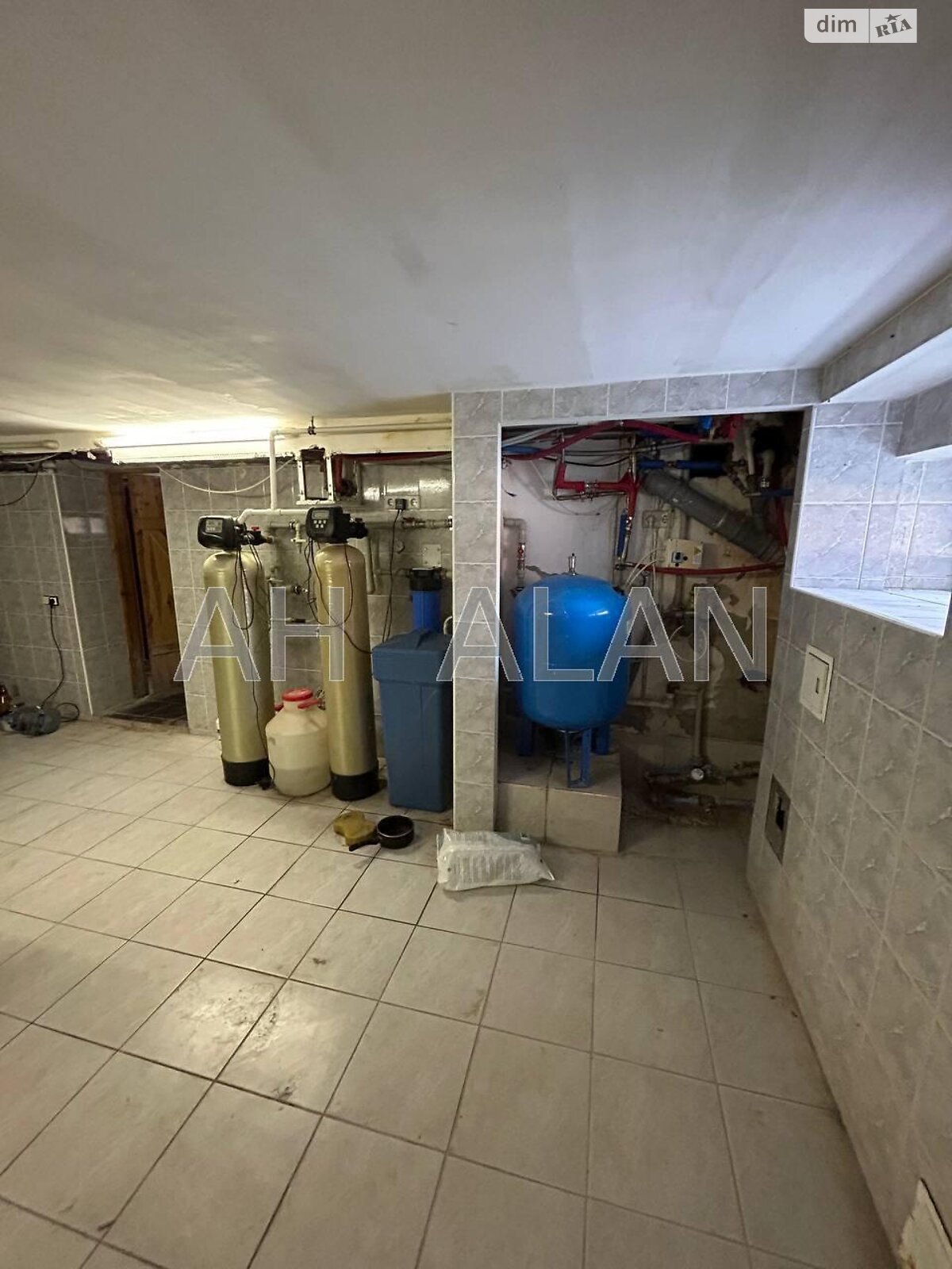 трипроверховий будинок з ремонтом, 753.5 кв. м, цегла. Здається помісячно в Києві, в районі Віта-Литовська фото 1