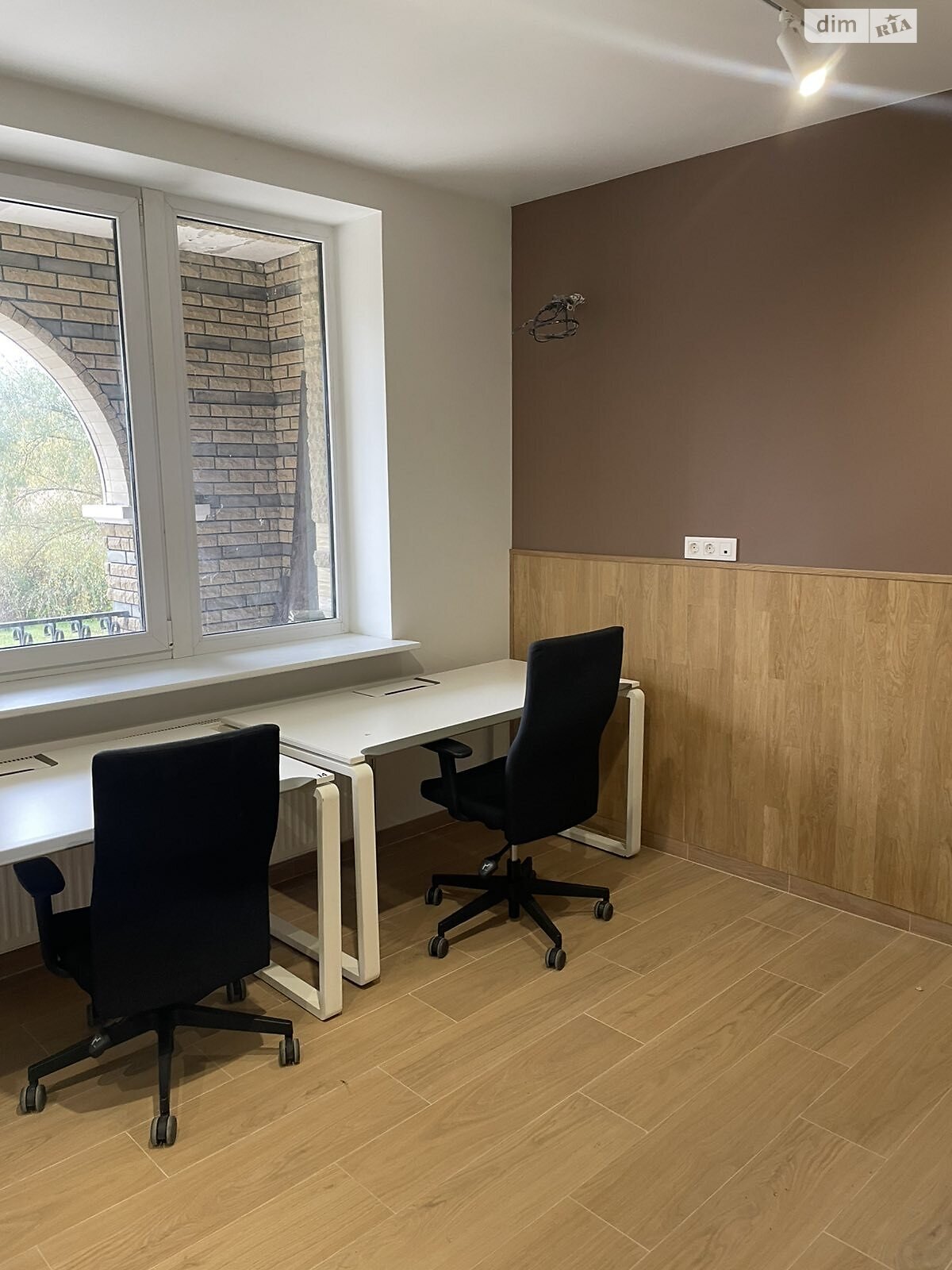 трипроверховий будинок з ремонтом, 753.5 кв. м, цегла. Здається помісячно в Києві, в районі Віта-Литовська фото 1