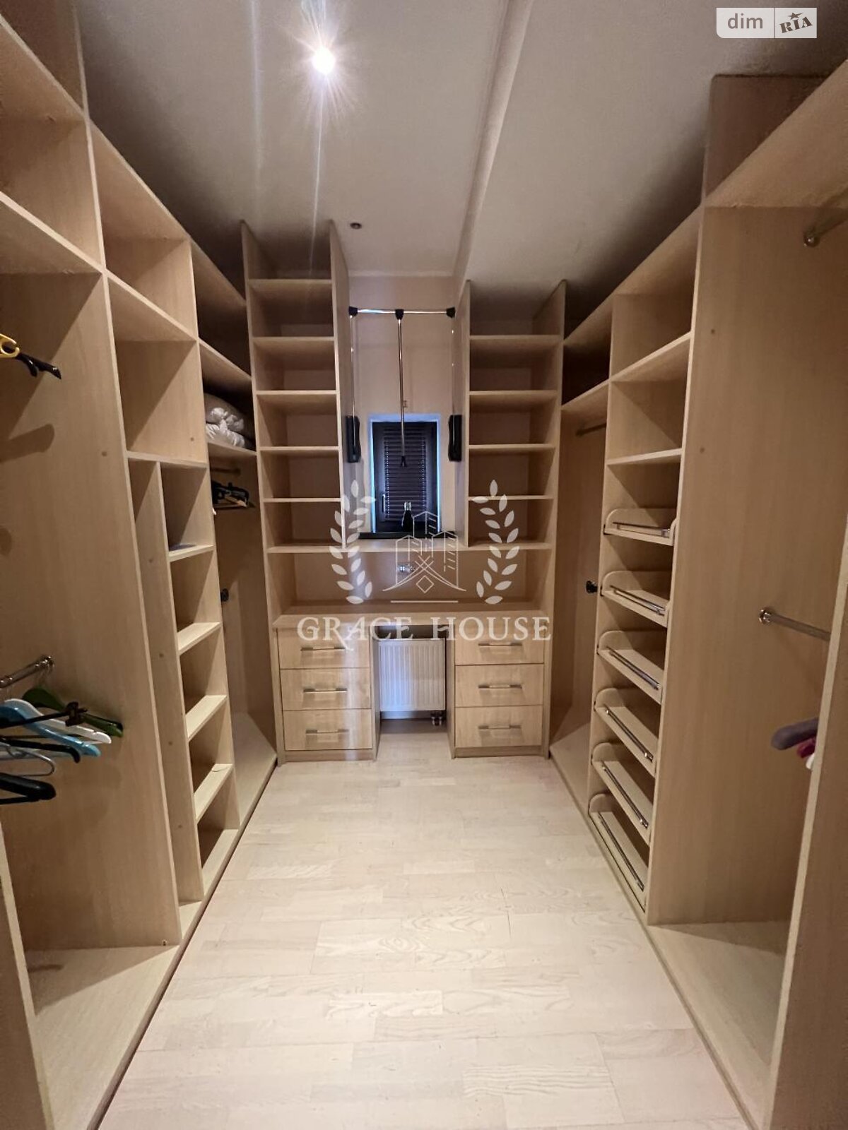 двоповерховий будинок з балконом, 345 кв. м, цегла. Здається помісячно в Києві, в районі Віта-Литовська фото 1 двопроверховий будинок з балконом, 345 кв. м, цегла. Здається помісячно в Києві, в районі Віта-Литовська фото 1
