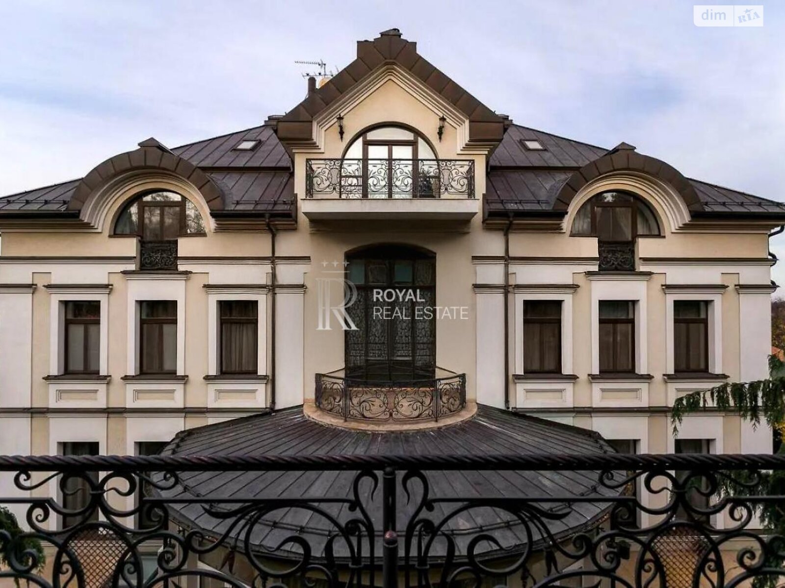 трехэтажный дом с верандой, 1000 кв. м, кирпич. Сдается помесячно в Киеве, в районе Зверинец фото 1