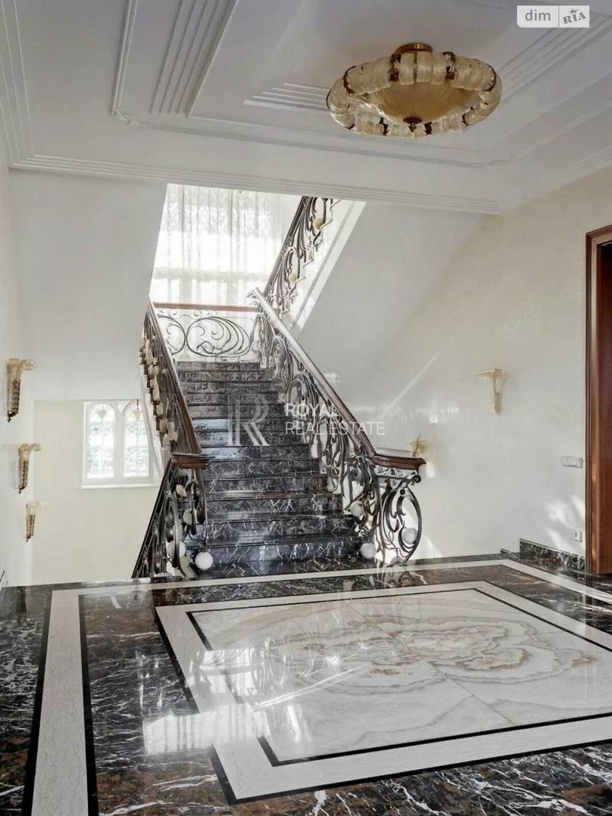 трехэтажный дом с верандой, 1000 кв. м, кирпич. Сдается помесячно в Киеве, в районе Зверинец фото 1