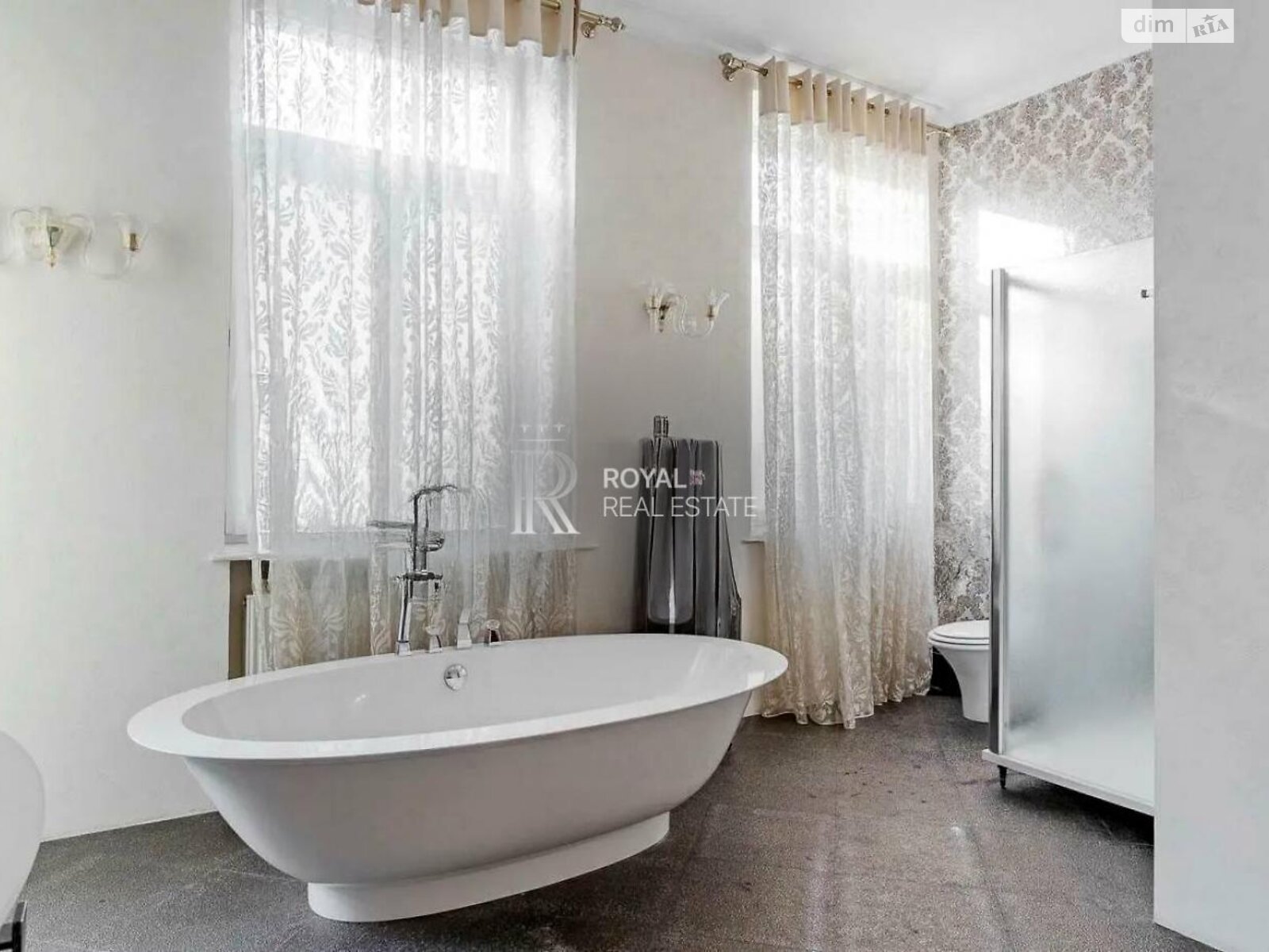 трехэтажный дом с верандой, 1000 кв. м, кирпич. Сдается помесячно в Киеве, в районе Зверинец фото 1