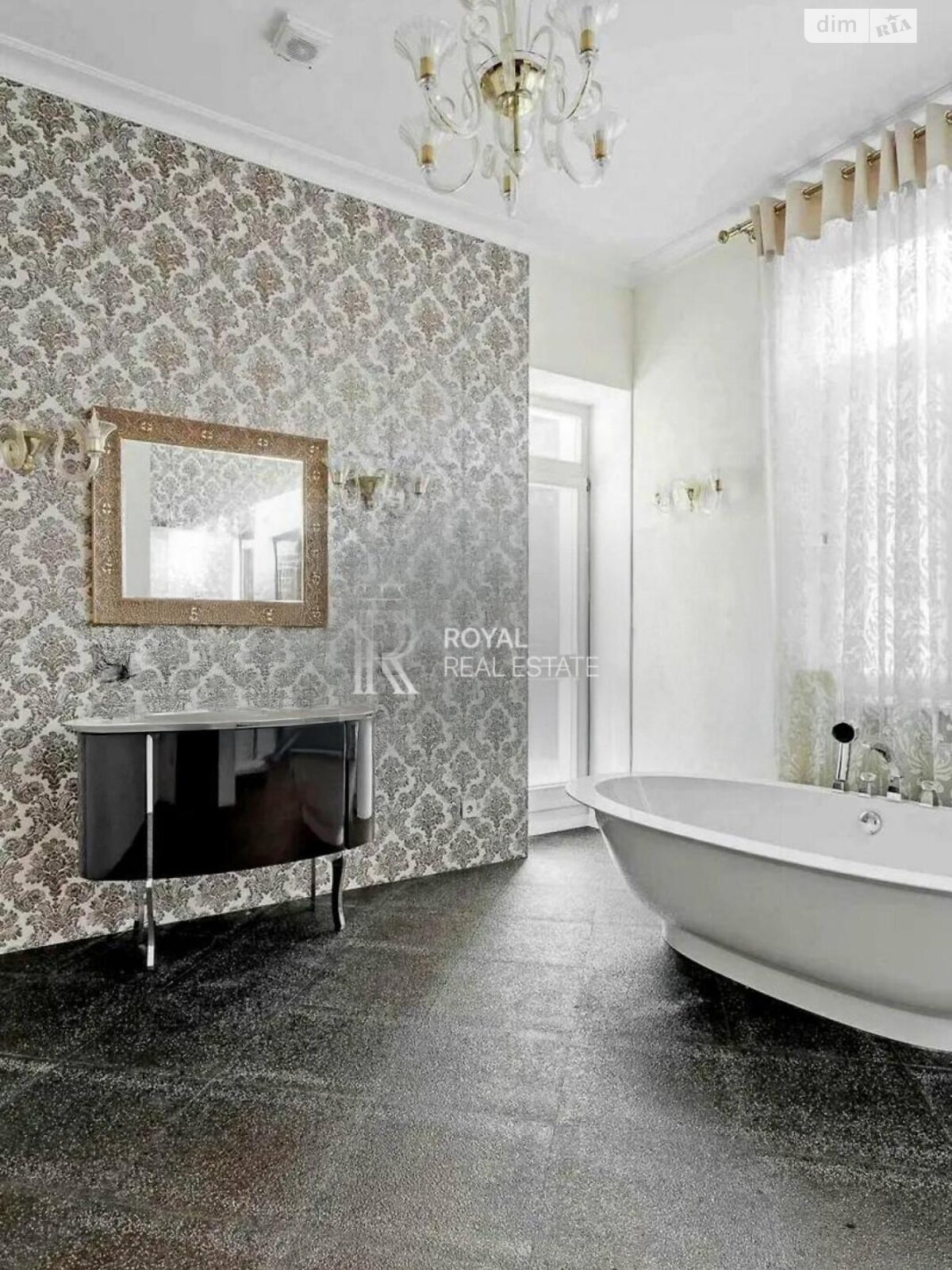 трехэтажный дом с верандой, 1000 кв. м, кирпич. Сдается помесячно в Киеве, в районе Зверинец фото 1