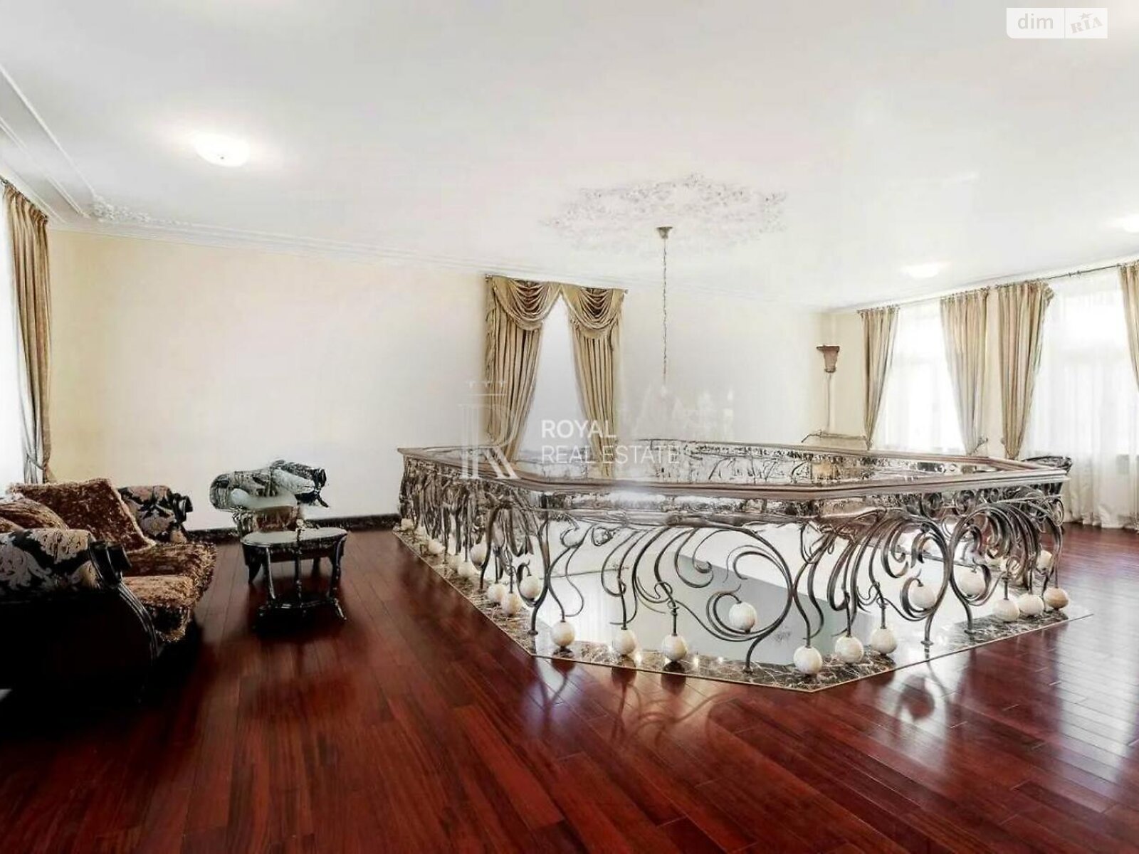 трехэтажный дом с верандой, 1000 кв. м, кирпич. Сдается помесячно в Киеве, в районе Зверинец фото 1