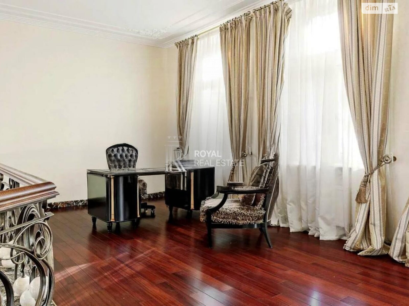 трехэтажный дом с верандой, 1000 кв. м, кирпич. Сдается помесячно в Киеве, в районе Зверинец фото 1