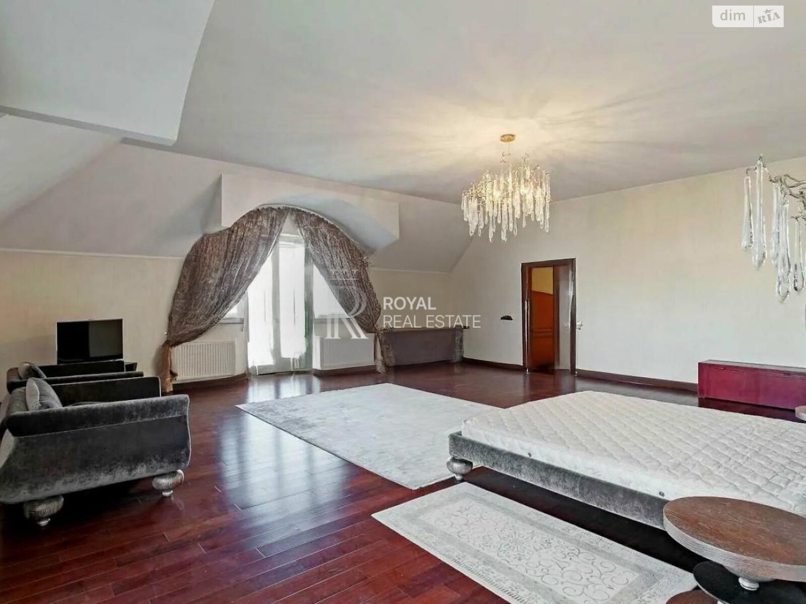 трехэтажный дом с верандой, 1000 кв. м, кирпич. Сдается помесячно в Киеве, в районе Зверинец фото 1