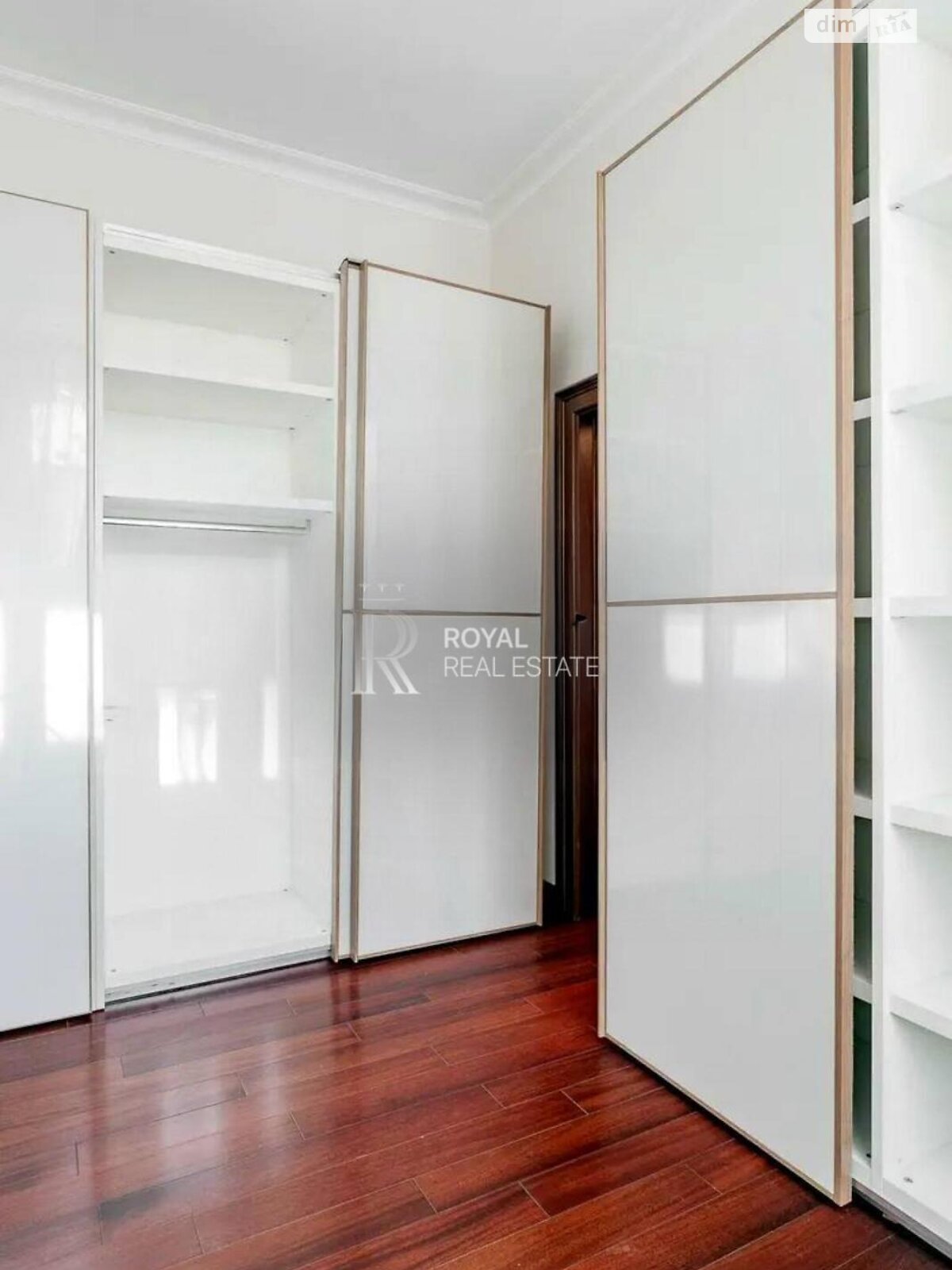 трехэтажный дом с верандой, 1000 кв. м, кирпич. Сдается помесячно в Киеве, в районе Зверинец фото 1