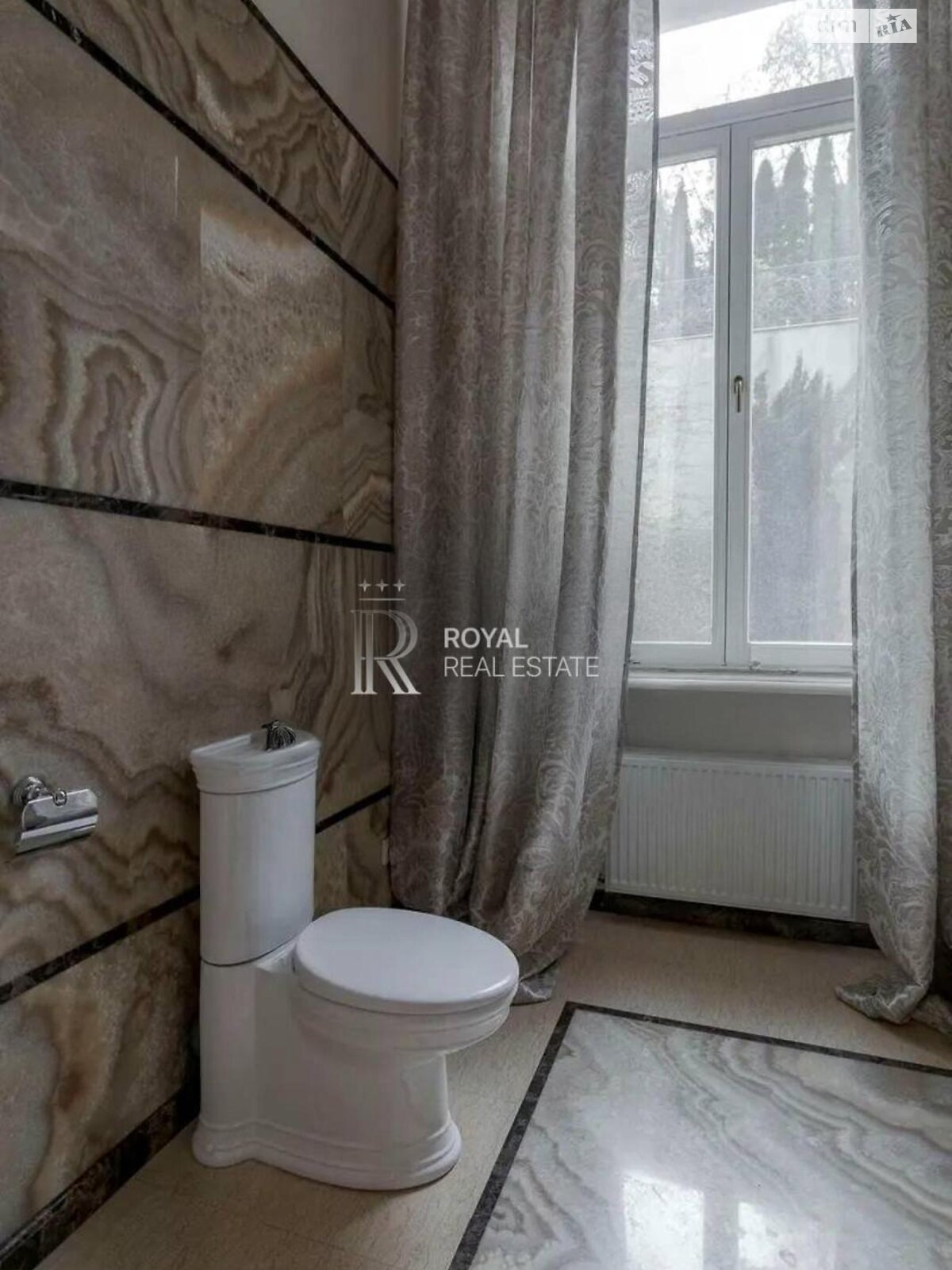 трехэтажный дом с верандой, 1000 кв. м, кирпич. Сдается помесячно в Киеве, в районе Зверинец фото 1