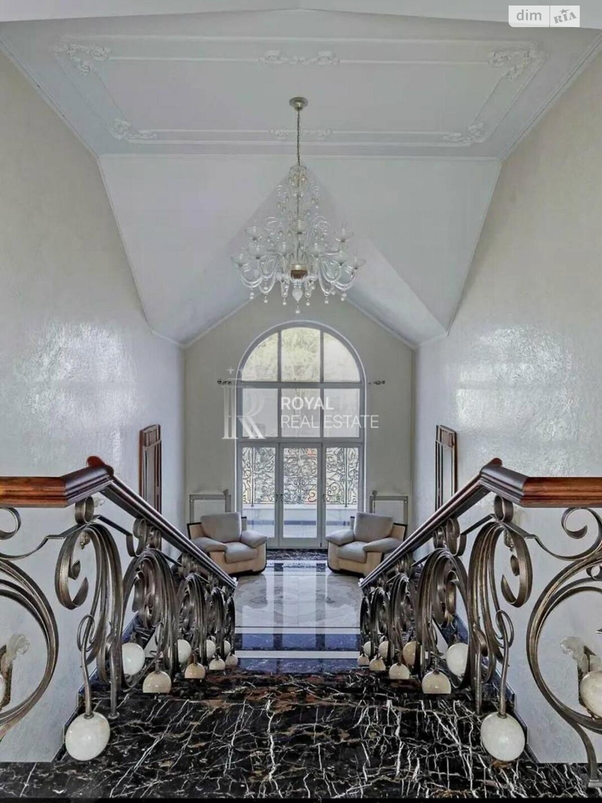 трехэтажный дом с верандой, 1000 кв. м, кирпич. Сдается помесячно в Киеве, в районе Зверинец фото 1