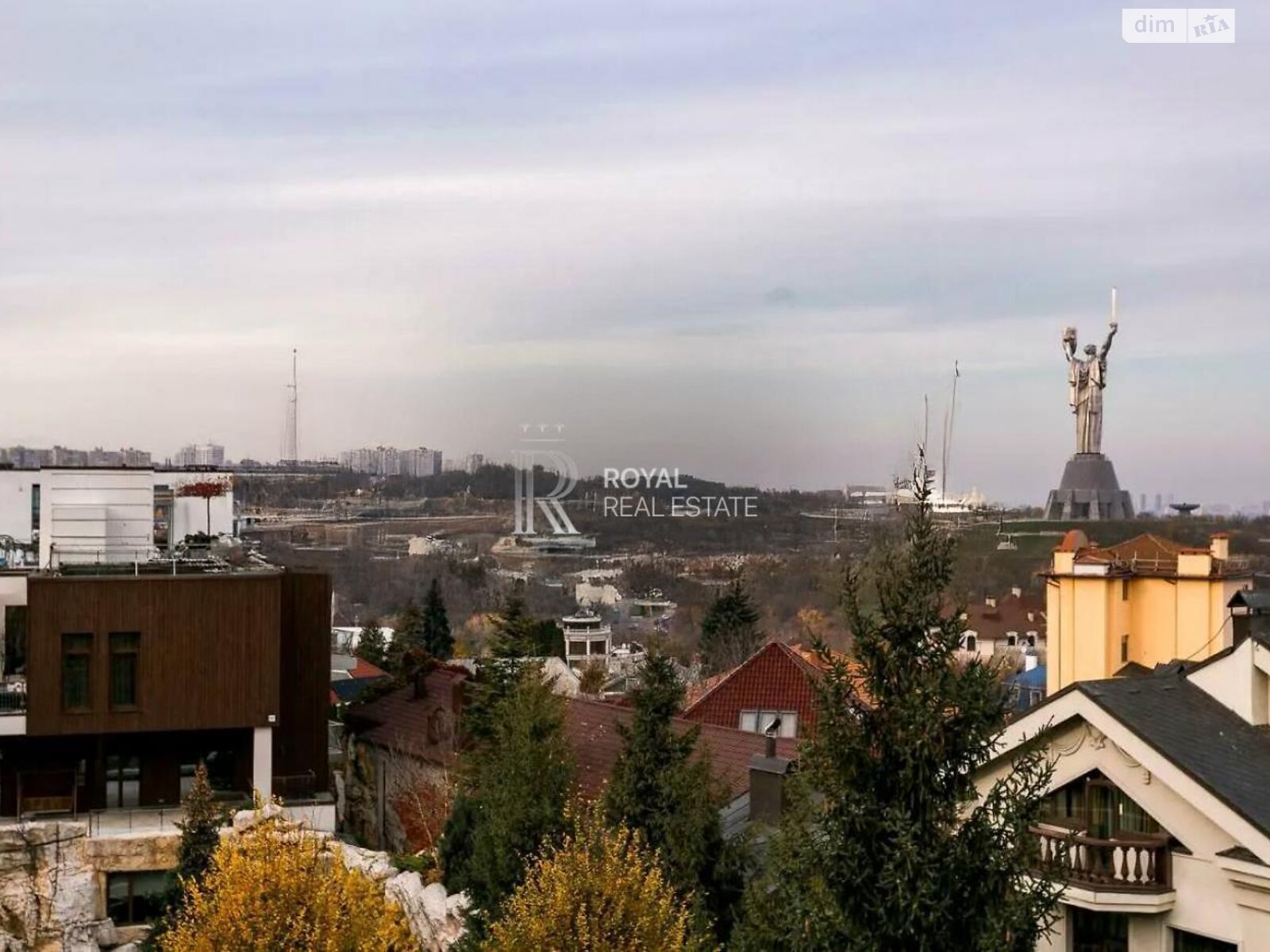 трехэтажный дом с верандой, 1000 кв. м, кирпич. Сдается помесячно в Киеве, в районе Зверинец фото 1