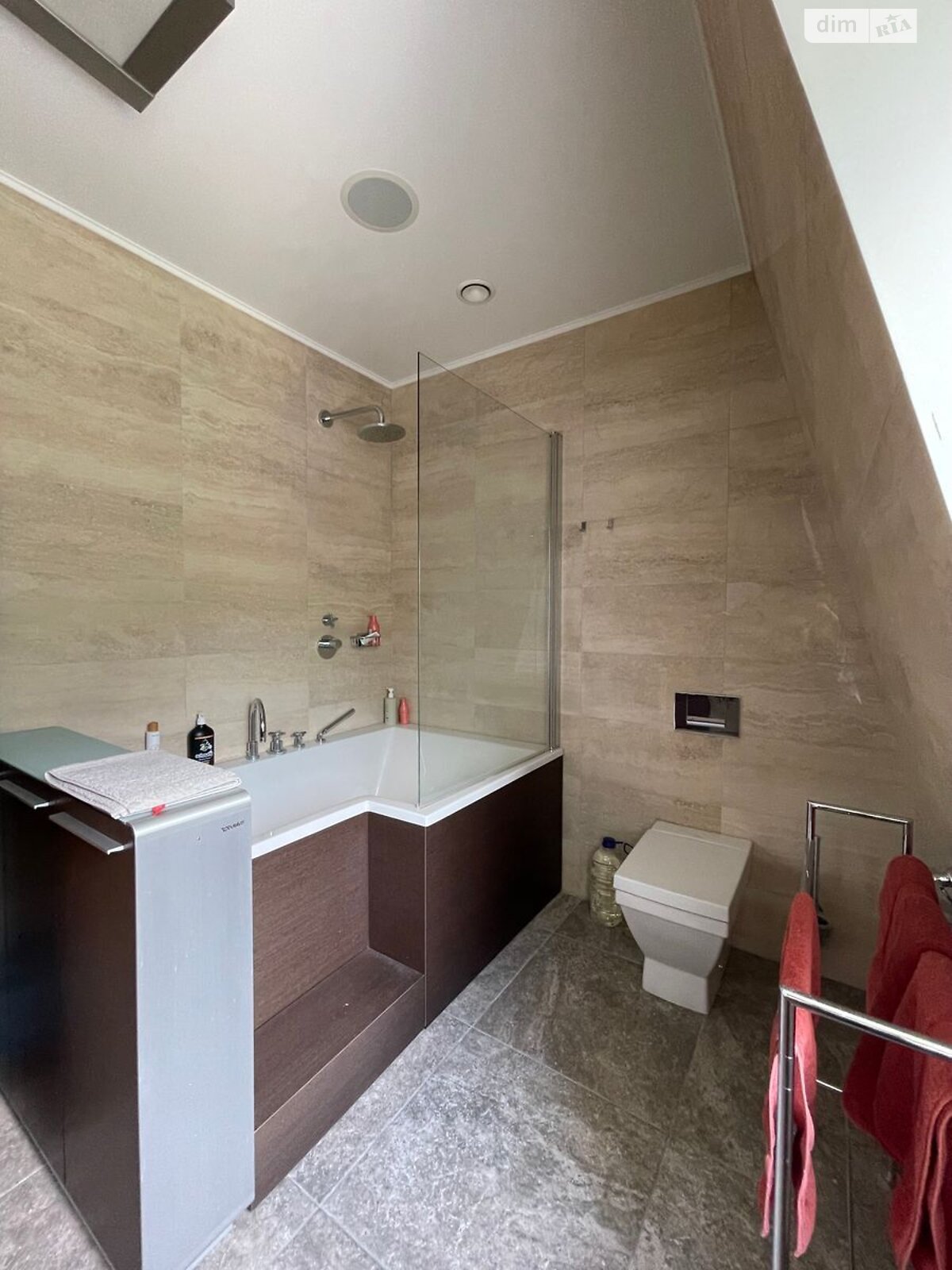 четырехэтажный дом, 435 кв. м, кирпич. Сдается помесячно в Киеве, в районе Зверинец фото 1 четырехэтажный дом, 435 кв. м, кирпич. Сдается помесячно в Киеве, в районе Зверинец фото 1