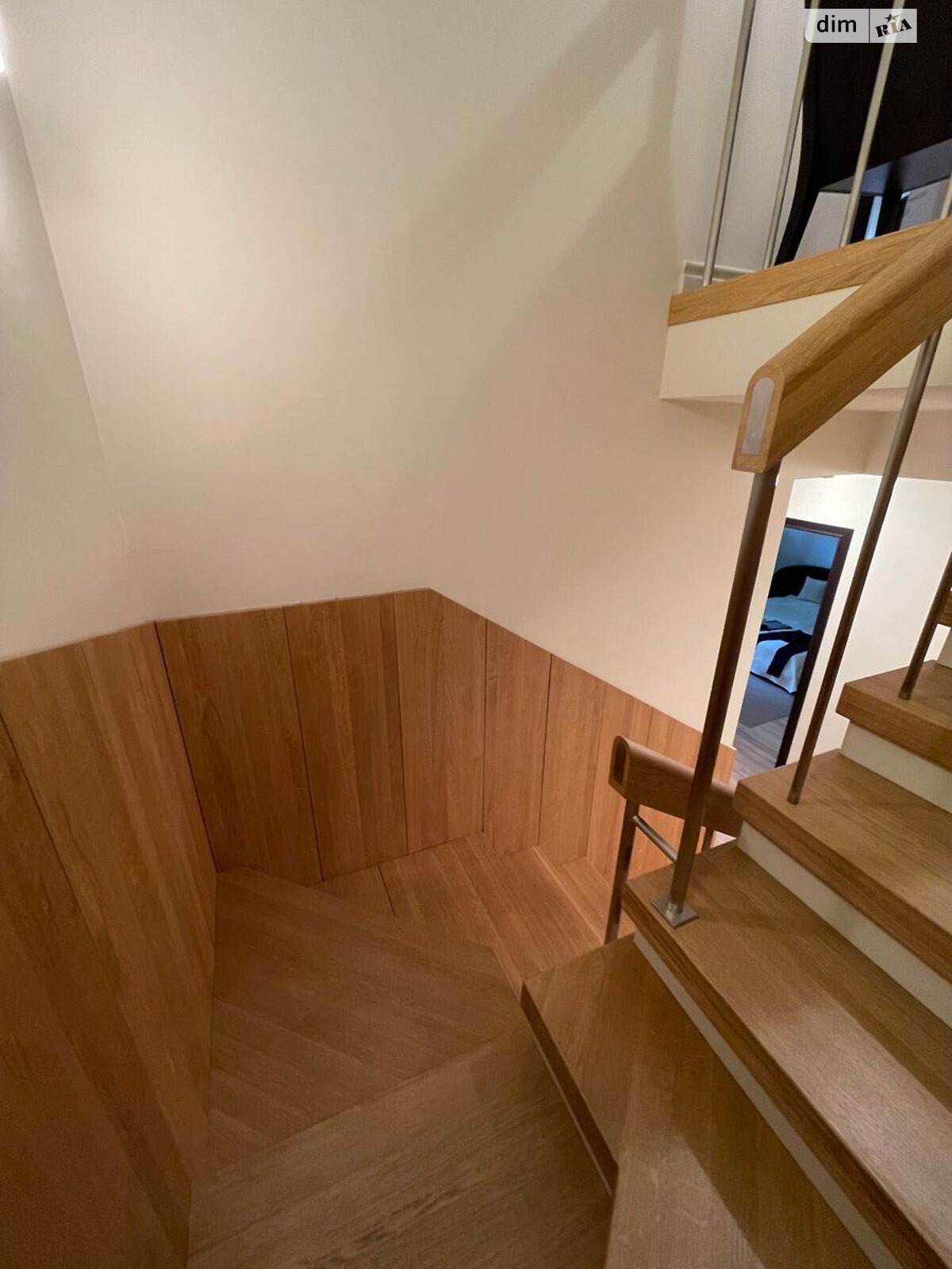 четырехэтажный дом, 435 кв. м, кирпич. Сдается помесячно в Киеве, в районе Зверинец фото 1 четырехэтажный дом, 435 кв. м, кирпич. Сдается помесячно в Киеве, в районе Зверинец фото 1