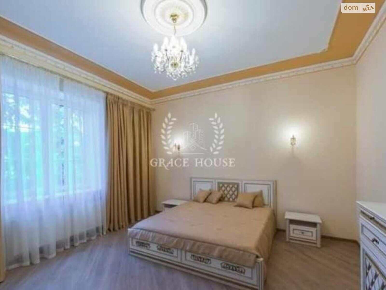 трехэтажный дом с ремонтом, 240 кв. м, кирпич. Сдается помесячно в Киеве, в районе Зверинец фото 1