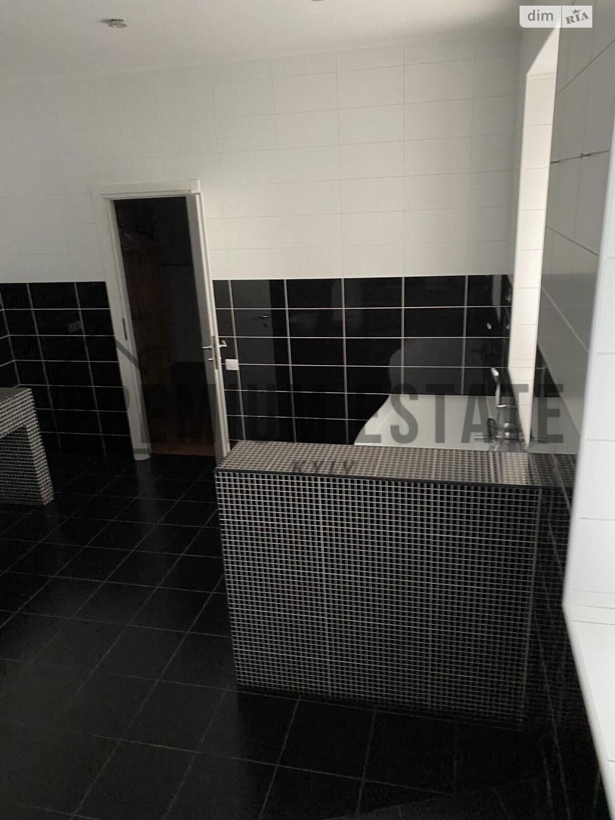 двоповерховий будинок з верандою, 464.5 кв. м, цегла. Здається помісячно в Києві, в районі Звіринець фото 1 двопроверховий будинок з верандою, 464.5 кв. м, цегла. Здається помісячно в Києві, в районі Звіринець фото 1