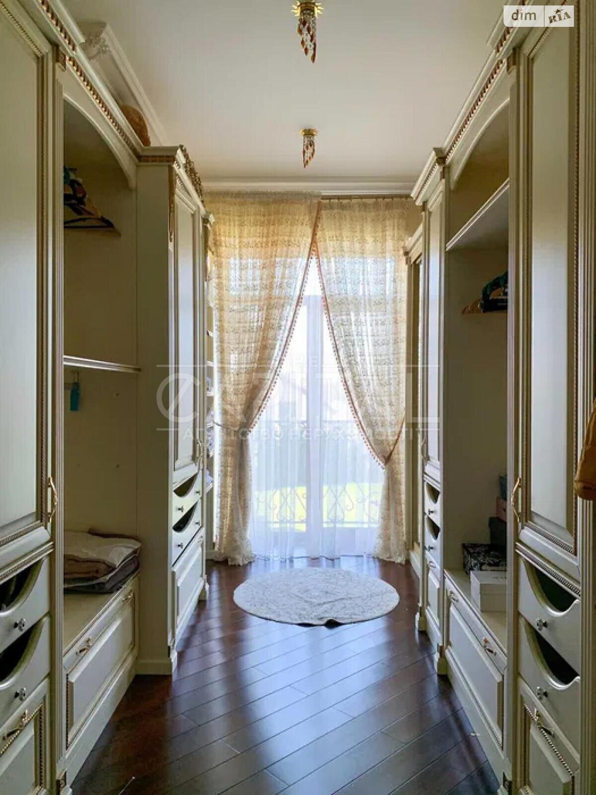 триповерховий будинок, 530 кв. м, цегла. Здається помісячно в Києві фото 1 триповерховий будинок, 530 кв. м, цегла. Здається помісячно в Києві фото 1