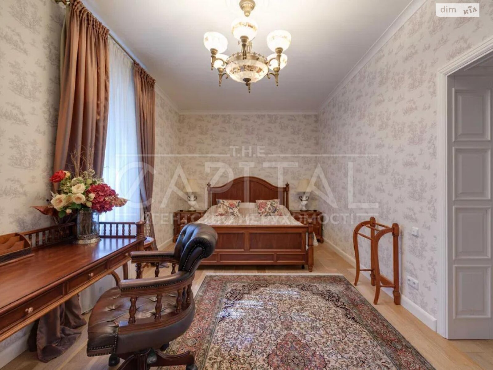триповерховий будинок з верандою, 600 кв. м, цегла. Здається помісячно в Києві фото 1 триповерховий будинок з верандою, 600 кв. м, цегла. Здається помісячно в Києві фото 1