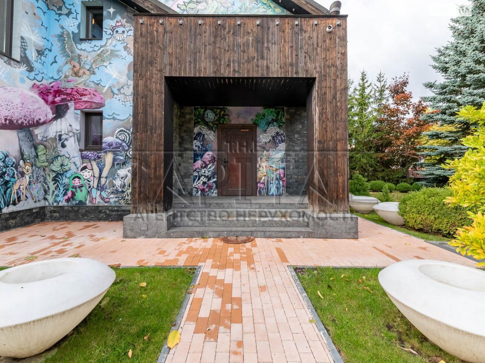 двухэтажный дом с верандой, 397 кв. м, кирпич. Сдается помесячно в Киеве фото 1