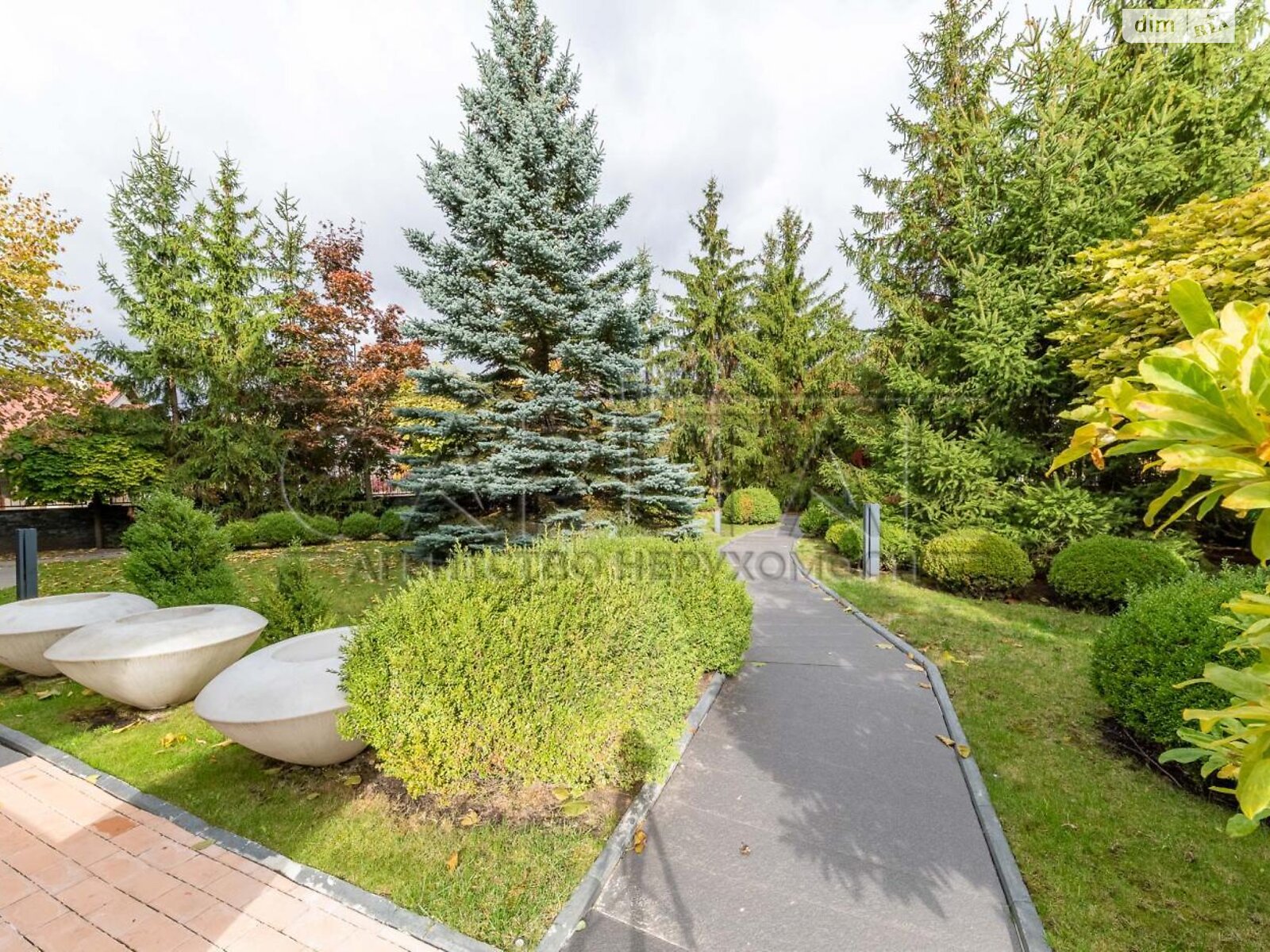 двухэтажный дом с верандой, 397 кв. м, кирпич. Сдается помесячно в Киеве фото 1