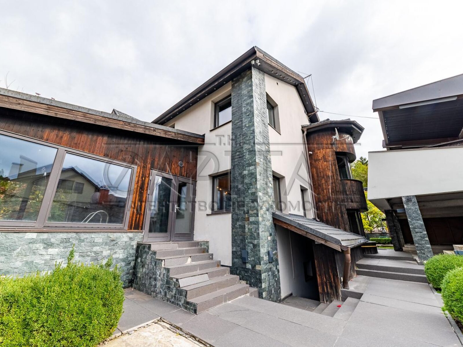 двухэтажный дом с верандой, 397 кв. м, кирпич. Сдается помесячно в Киеве фото 1