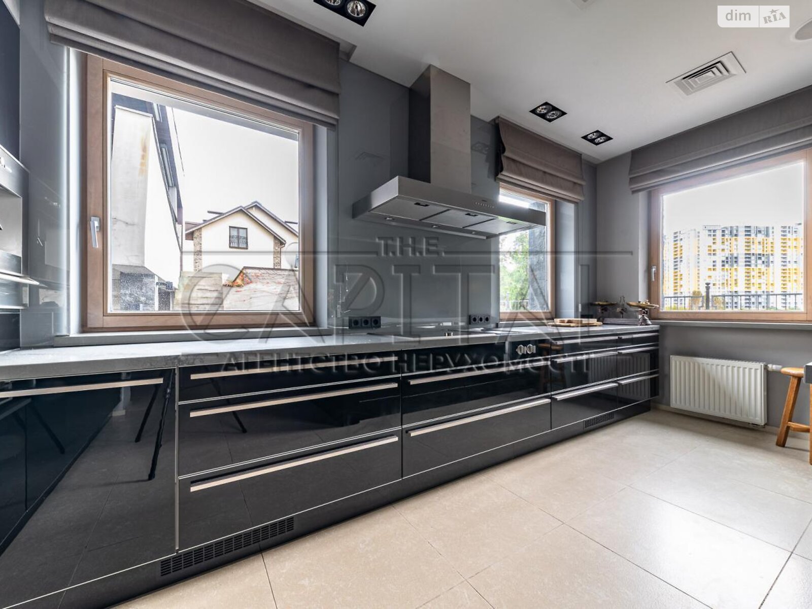 двухэтажный дом с верандой, 397 кв. м, кирпич. Сдается помесячно в Киеве фото 1