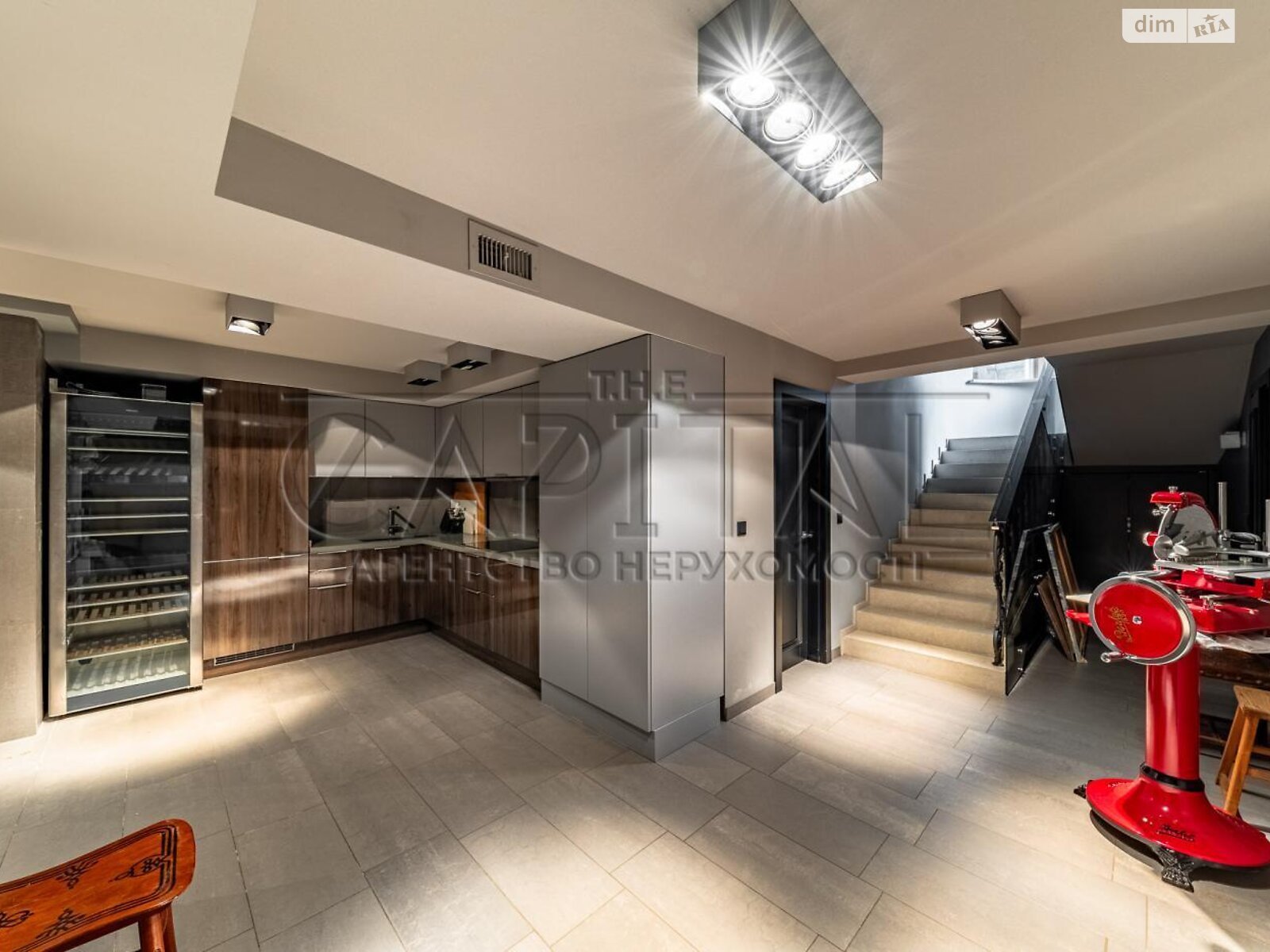 двухэтажный дом с верандой, 397 кв. м, кирпич. Сдается помесячно в Киеве фото 1