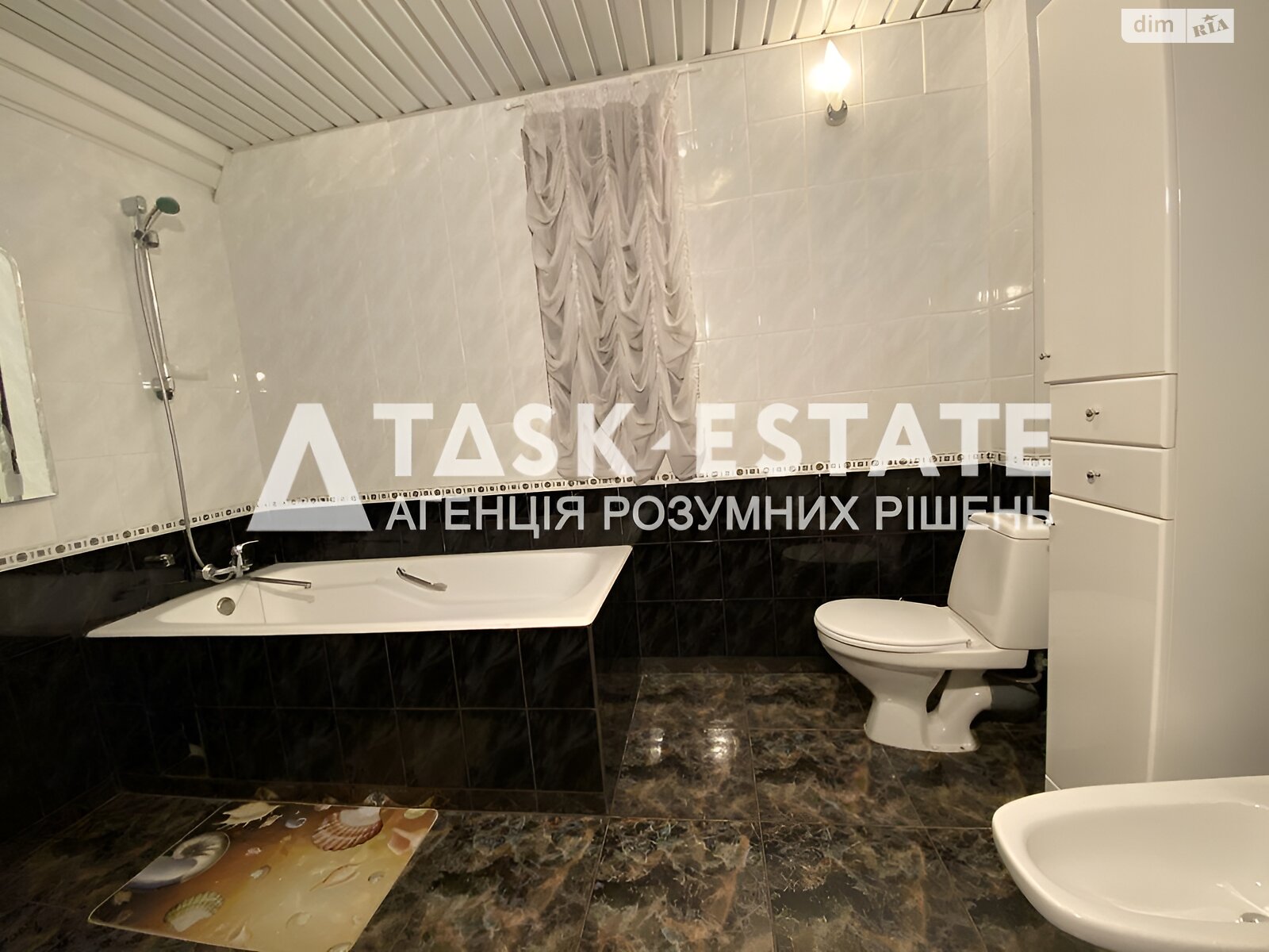 трехэтажный дом, 300 кв. м, кирпич. Сдается помесячно в Кийлове фото 1 трехэтажный дом, 300 кв. м, кирпич. Сдается помесячно в Кийлове фото 1