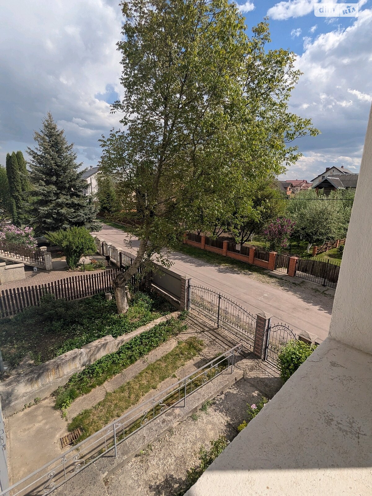 двоповерховий будинок, 250 кв. м, цегла. Здається помісячно в Клузові фото 1 двоповерховий будинок, 250 кв. м, цегла. Здається помісячно в Клузові фото 1