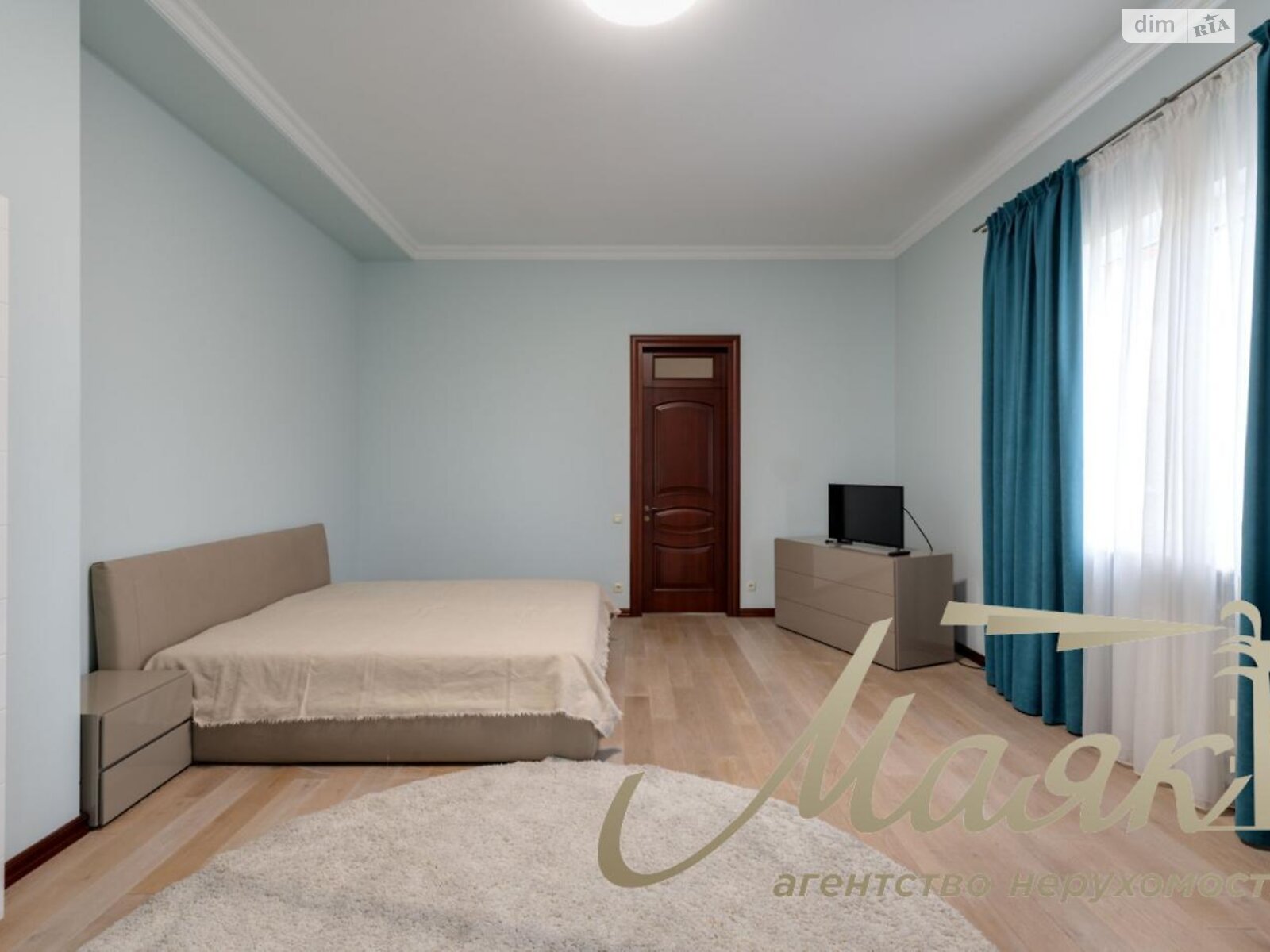 триповерховий будинок з верандою, 920 кв. м, кирпич. Здається помісячно в Козині фото 1 триповерховий будинок з верандою, 920 кв. м, кирпич. Здається помісячно в Козині фото 1