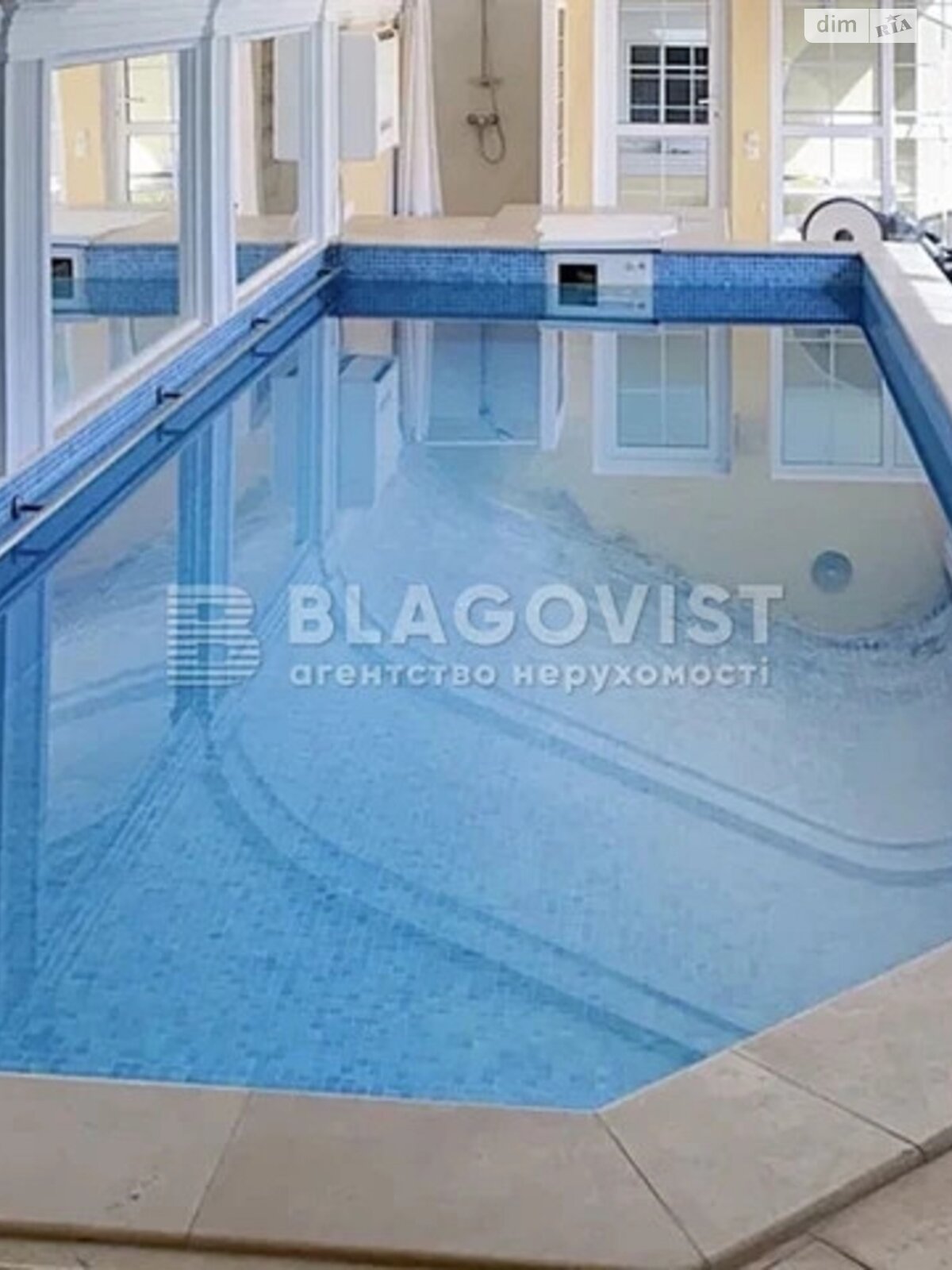 триповерховий будинок з гаражем, 500 кв. м, цегла. Здається помісячно в Козині фото 1 триповерховий будинок з гаражем, 500 кв. м, цегла. Здається помісячно в Козині фото 1
